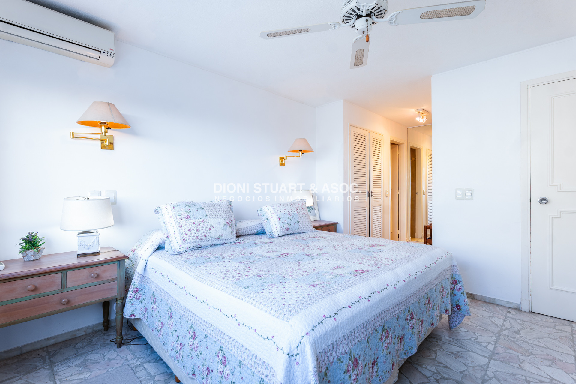 Apartamento ID.978 - APARTAMENTO EN VENTA EN EDIFICIO IMARANGATU - 3 DORM + DEP. CON PARRILLERO