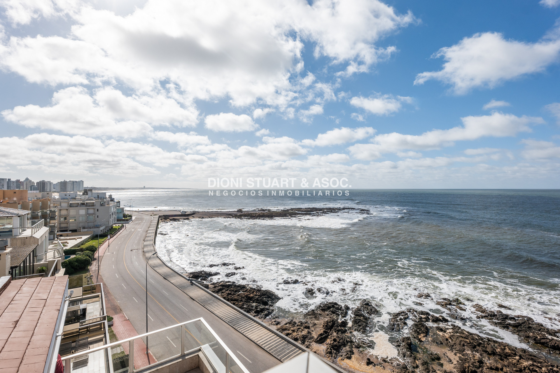 Apartamento ID.750 - Pent House En Peninsula - Edificio Carmel - 3 Dorm y Dep. 