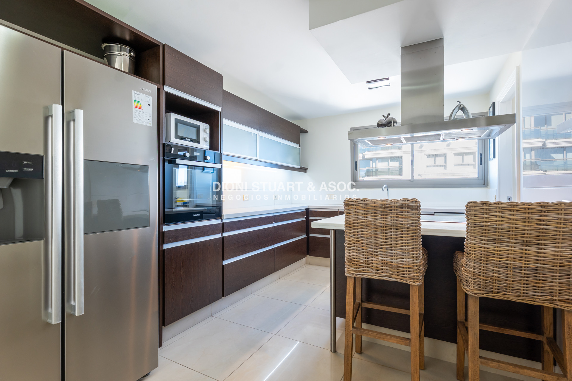 Apartamento ID.983 - IMPERIALE I EN VENTA - APARTAMENTO ESQUINERO - 3 DORM EN SUITE + DEP.
