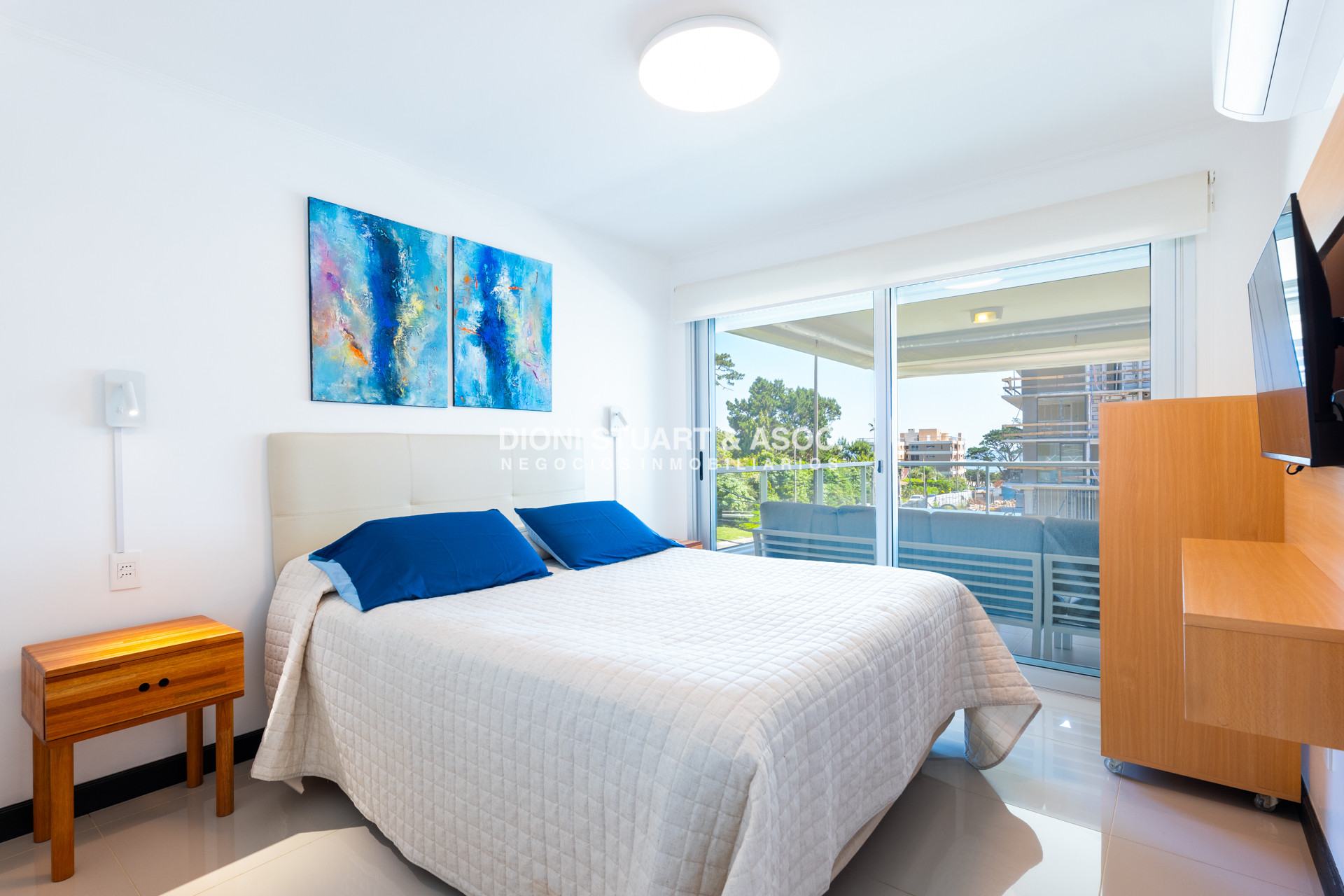 Apartamento ID.821 - APARTAMENTO EN VENTA EN PLAYA MANSA DE 2 DORMITORIOS CON PARRILLERO