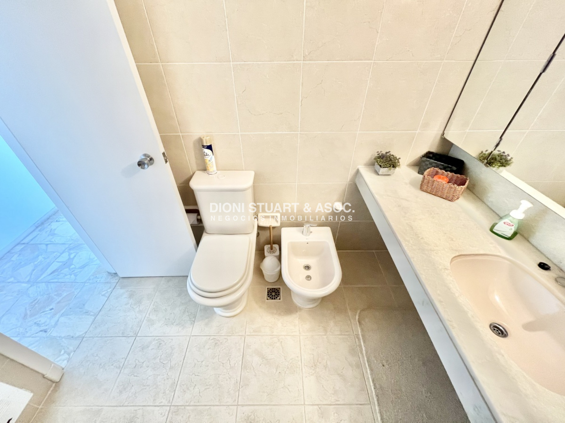 Apartamento ID.206 - Alquiler de Invierno Año 2025 - 2 Dormitorios y Medio + 2 Baños - Vista al Mar - Piscina Climatizada - Complejo Lincoln Center