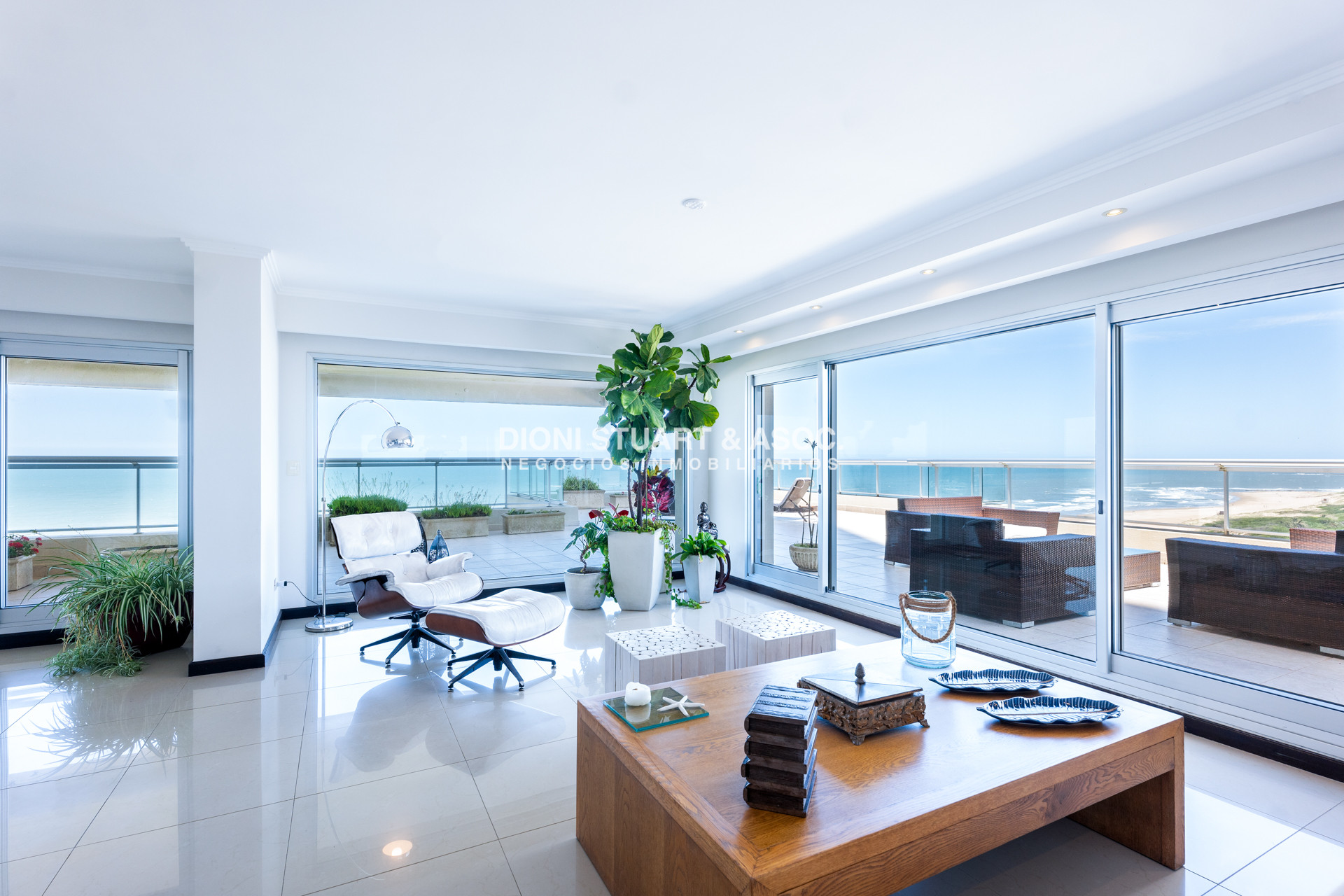 Apartamento ID.839 - Torre Lobos Esquinero - 3 Dorm en suite + Dep.