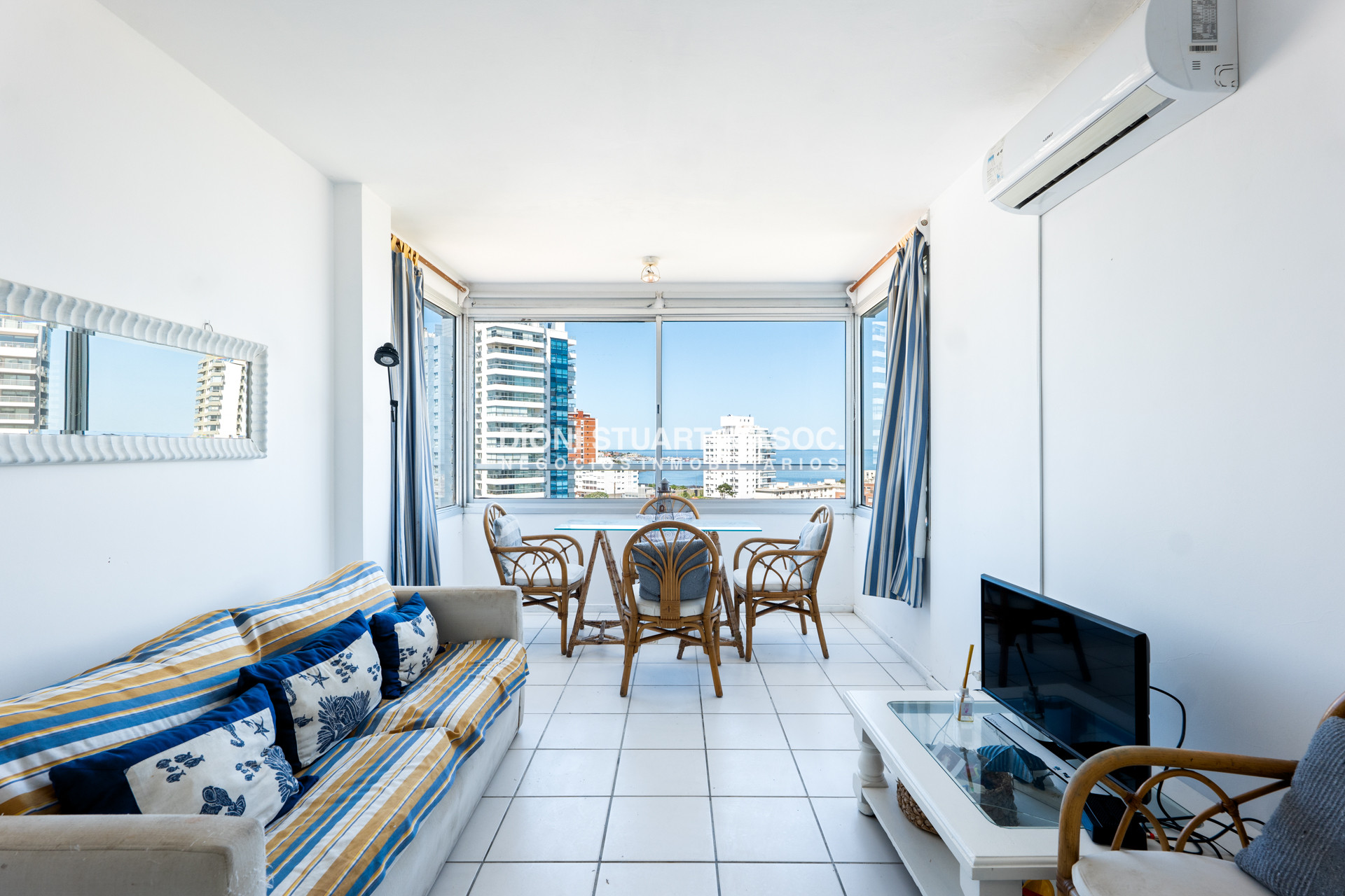 Apartamento ID.372 - DEPARTAMENTO PENT HOUSE DUPLEX CON VISTA AL MAR - EDIFICIO CAP FERRAT - 2 DORMITORIOS