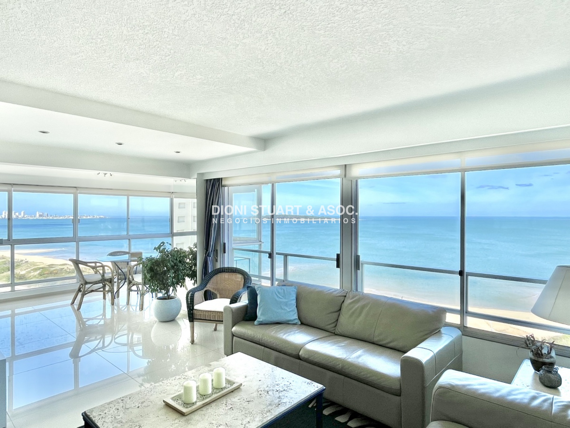 Apartamento ID.296 - DEPARTAMENTO DE 3 DORMITORIOS EN ALQUILER PLAYA MANSA FRENTE AL MAR TORRE WASHINGTON COMPLEJO LINCOLN CENTER