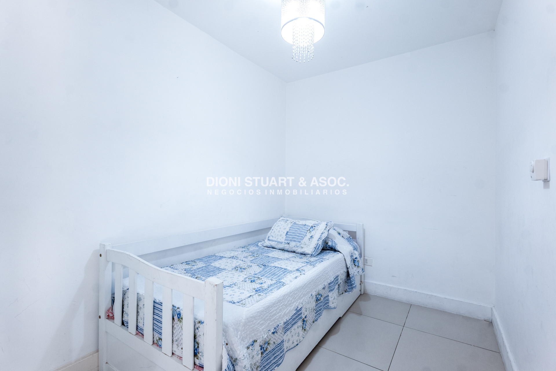 Apartamento ID.1051 - VENTA APARTAMENTO 1 DORMITORIO Y MEDIO CON PARRILLERO - EDIFICIO UNIQUE 