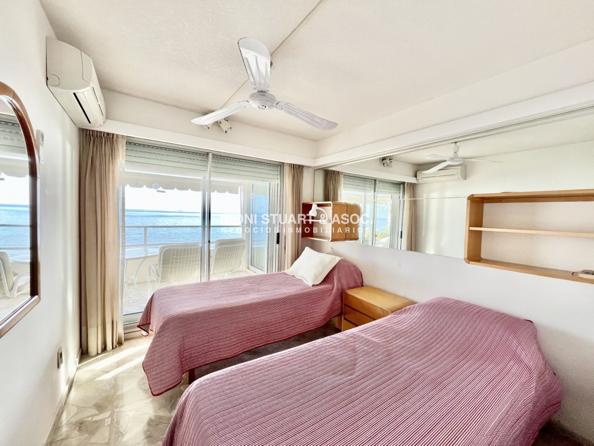 Apartamento ID.215 - APARTAMENTO EN ALQUILER 3 DORMITORIOS FRENTE AL MAR PLAYA MANSA - COMPLEJO LINCOLN CENTER