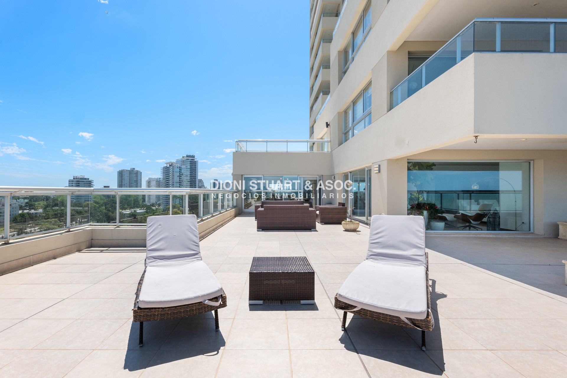 Apartamento ID.839 - Torre Lobos Esquinero - 3 Dorm en suite + Dep.