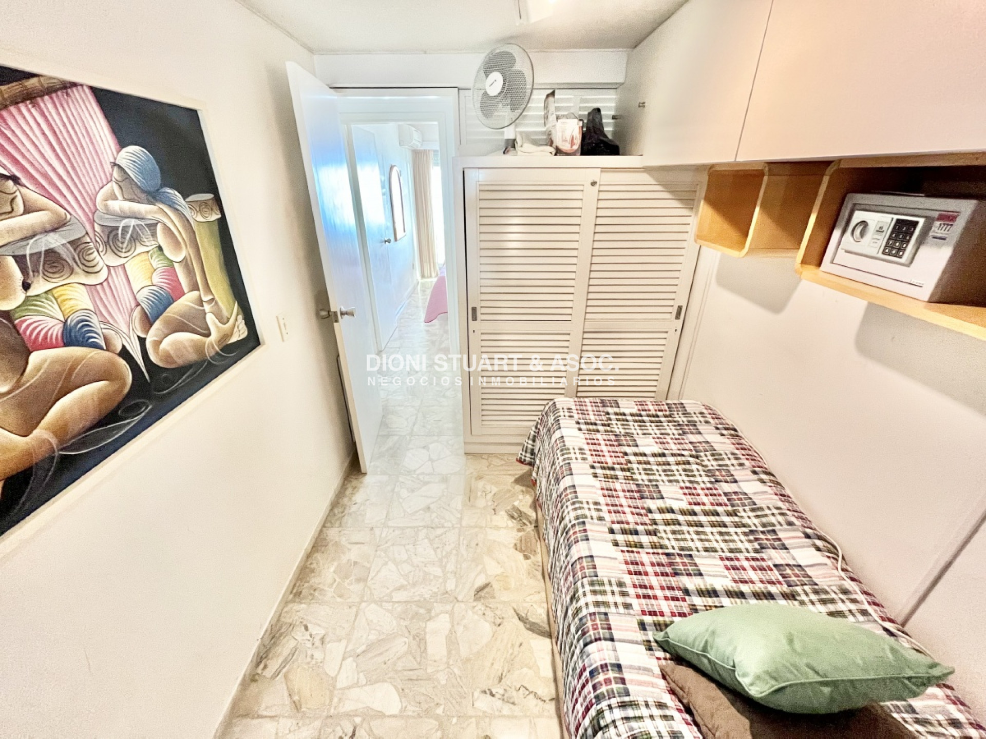 Apartamento ID.215 - APARTAMENTO EN ALQUILER 3 DORMITORIOS FRENTE AL MAR PLAYA MANSA - COMPLEJO LINCOLN CENTER