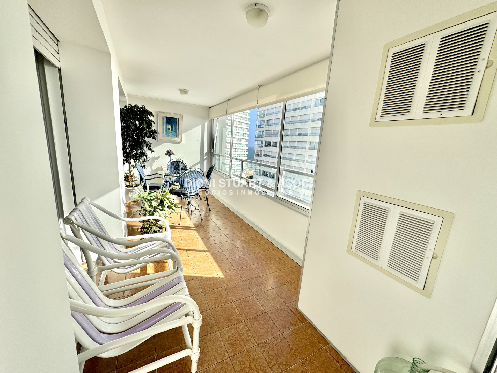 Apartamento ID.1135 - ALQUILER DE TEMPORADA 2 DORMITORIOS Y MEDIO PLAYA MANSA - COMPLEJO LINCOLN CENTER