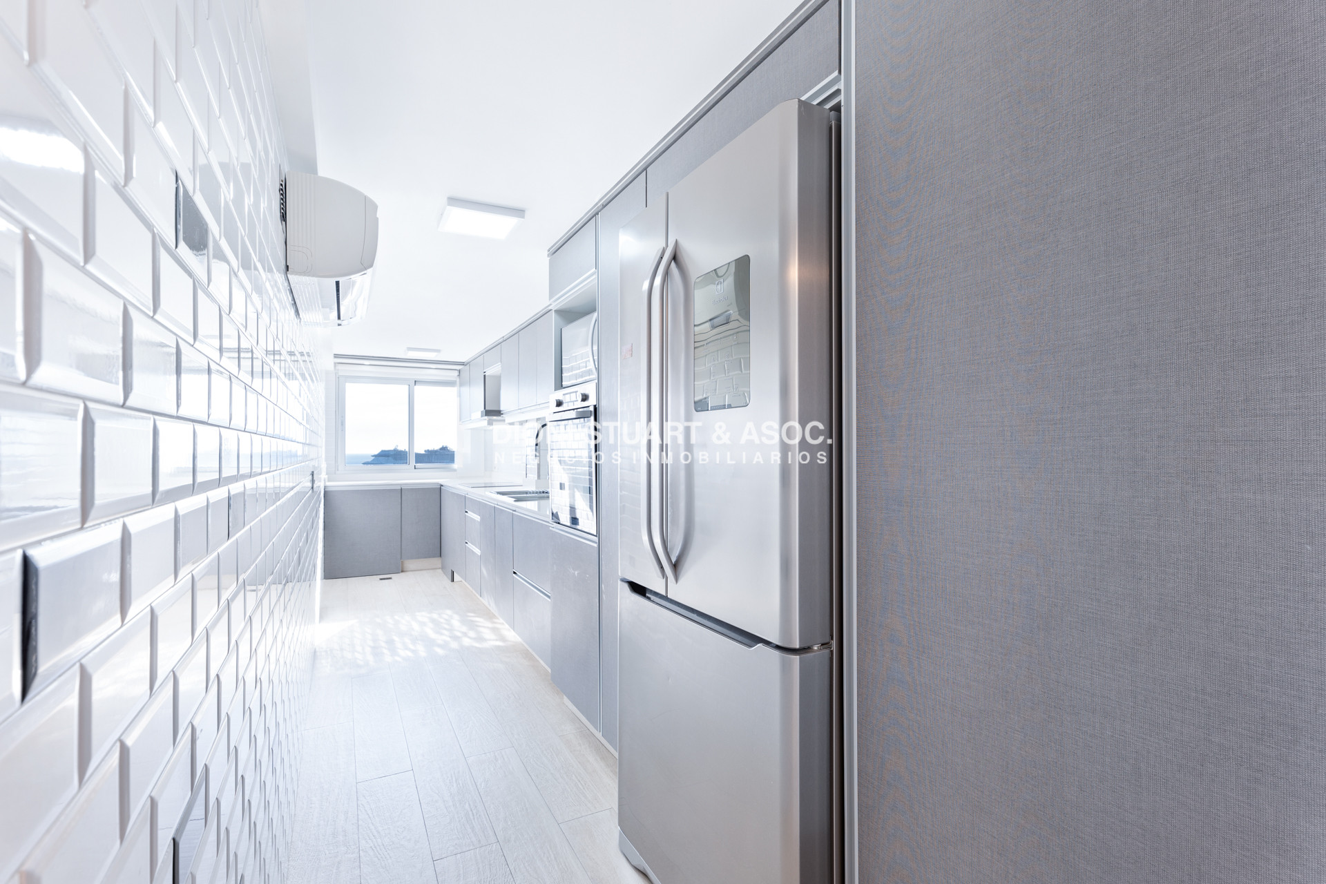 Apartamento ID.291 - APARTAMENTO DE 3 DORMITORIOS EN ALQUILER FRENTE AL MAR TORRE WASHINGTON COMPLEJO LINCOLN CENTER -  RECICLADO