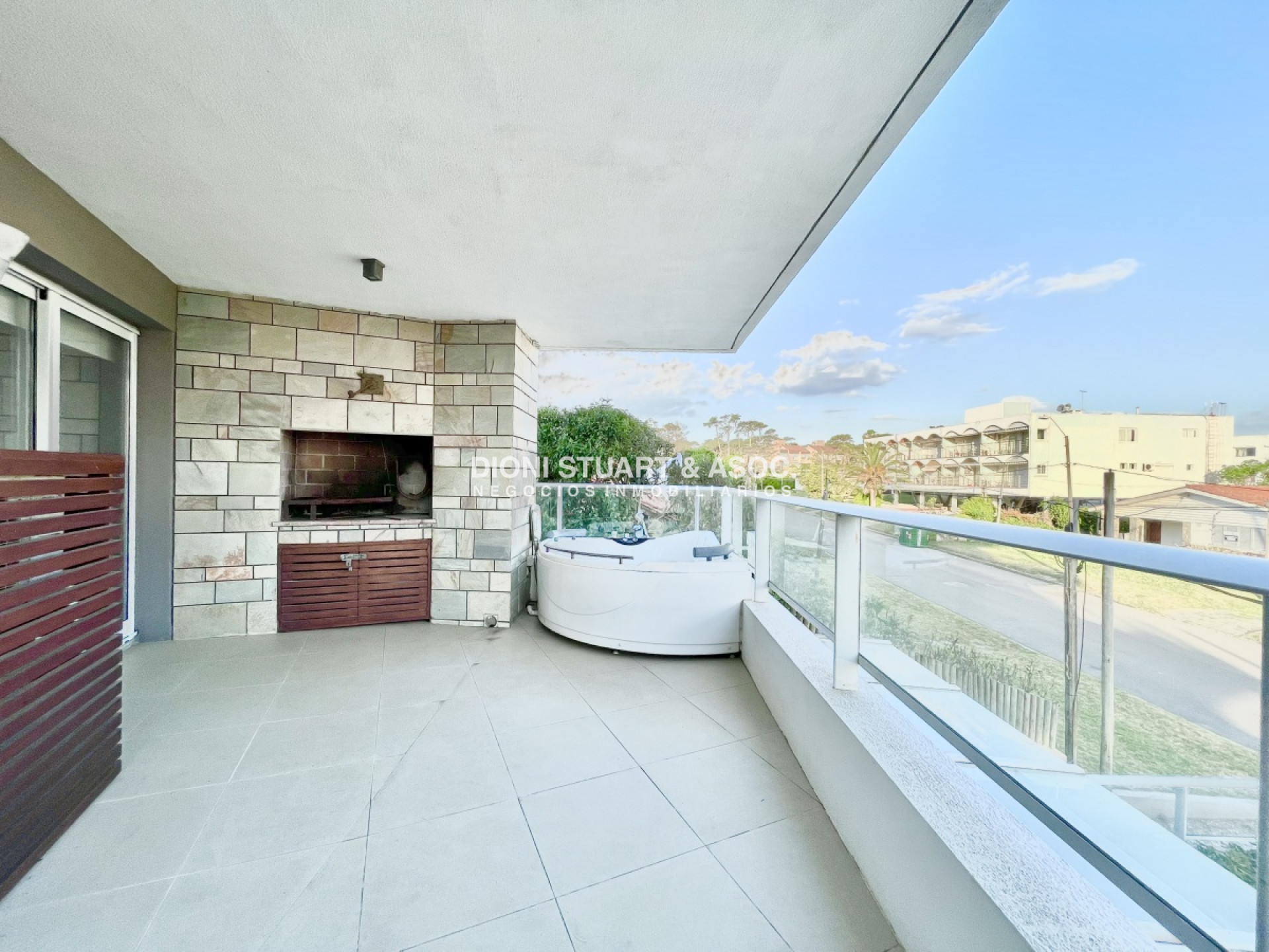 Apartamento ID.17 - APARTAMENTO FRENTE AL MAR CON PARRILLERO DE 1 DORMITORIO EN VENTA PLAYA MANSA