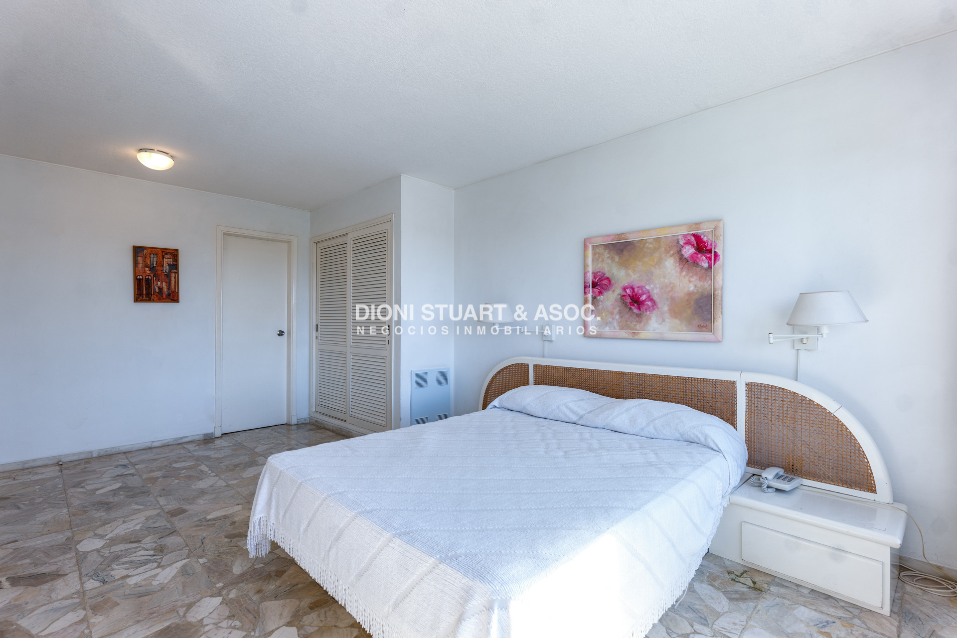 Apartamento ID.1046 - VENTA APARTAMENTO 2 DORMITORIOS Y MEDIO - PLAYA MANSA - COMPLEJO LINCOLN CENTER