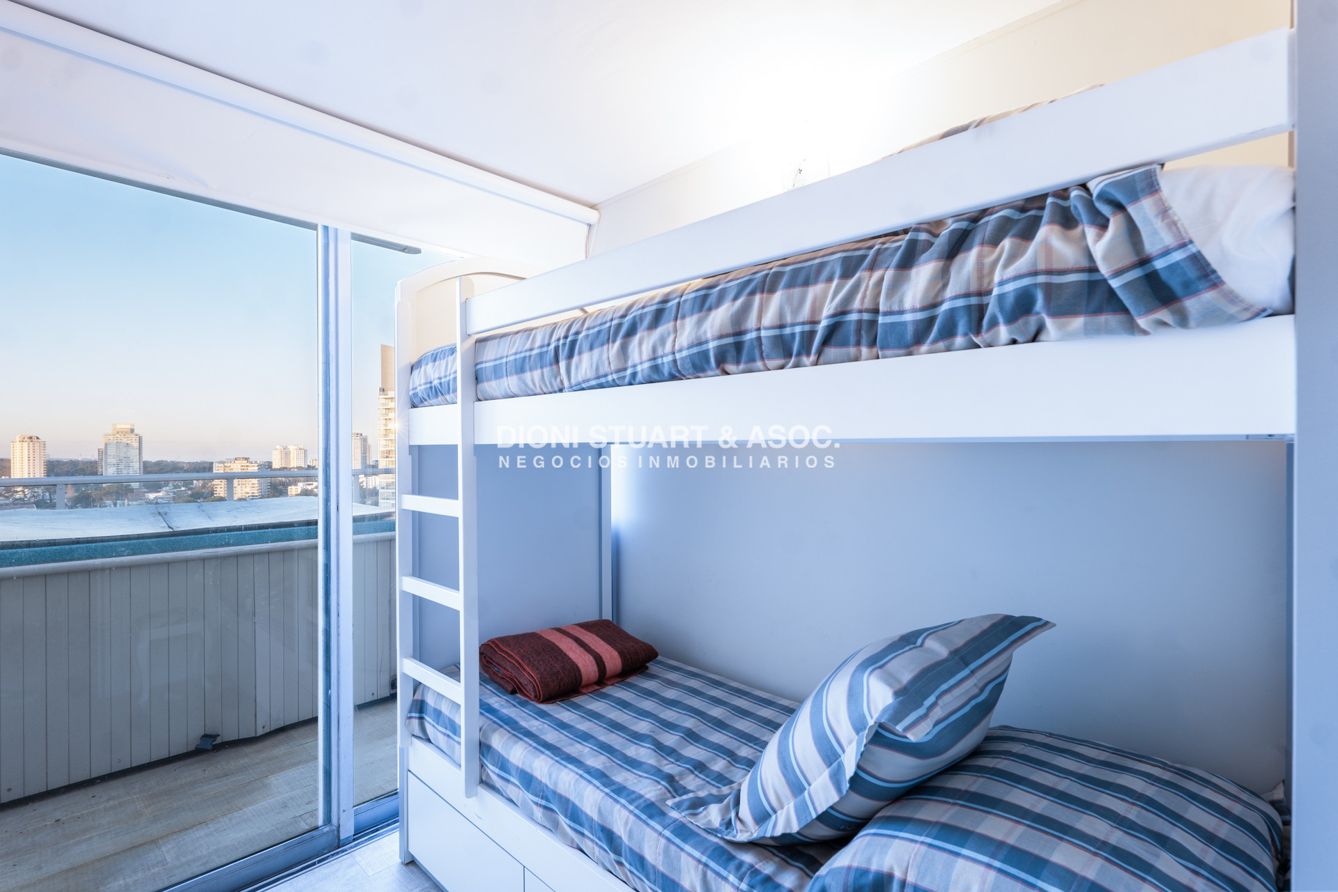 Apartamento ID.1055 - VENTA APARTAMENTO 6 DORMITORIOS - TEQUENDAMA I - PENT HOUSE DUPLEX - PLAYA MANSA 