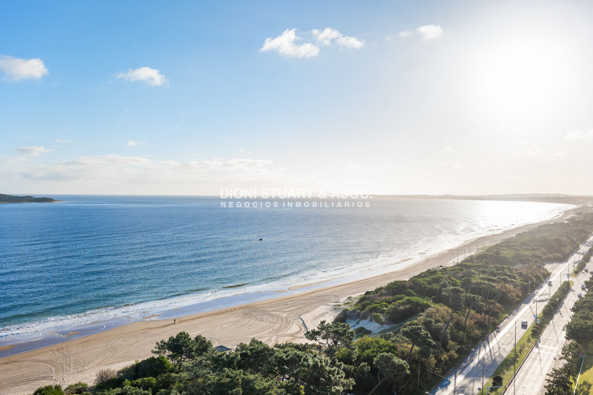 Apartamento ID.978 - APARTAMENTO EN VENTA EN EDIFICIO IMARANGATU - 3 DORM + DEP. CON PARRILLERO