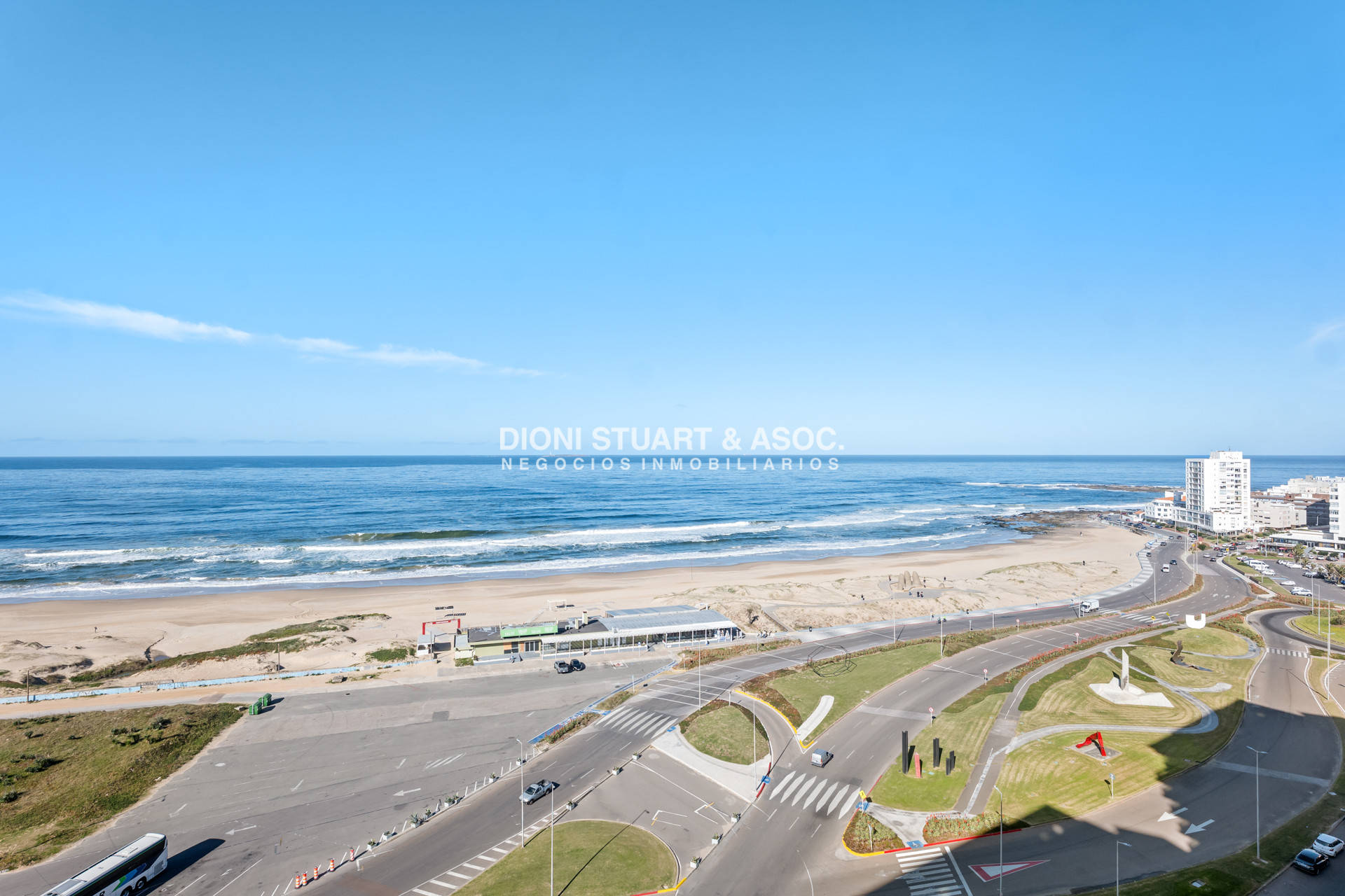 Apartamento ID.983 - IMPERIALE I EN VENTA - APARTAMENTO ESQUINERO - 3 DORM EN SUITE + DEP.