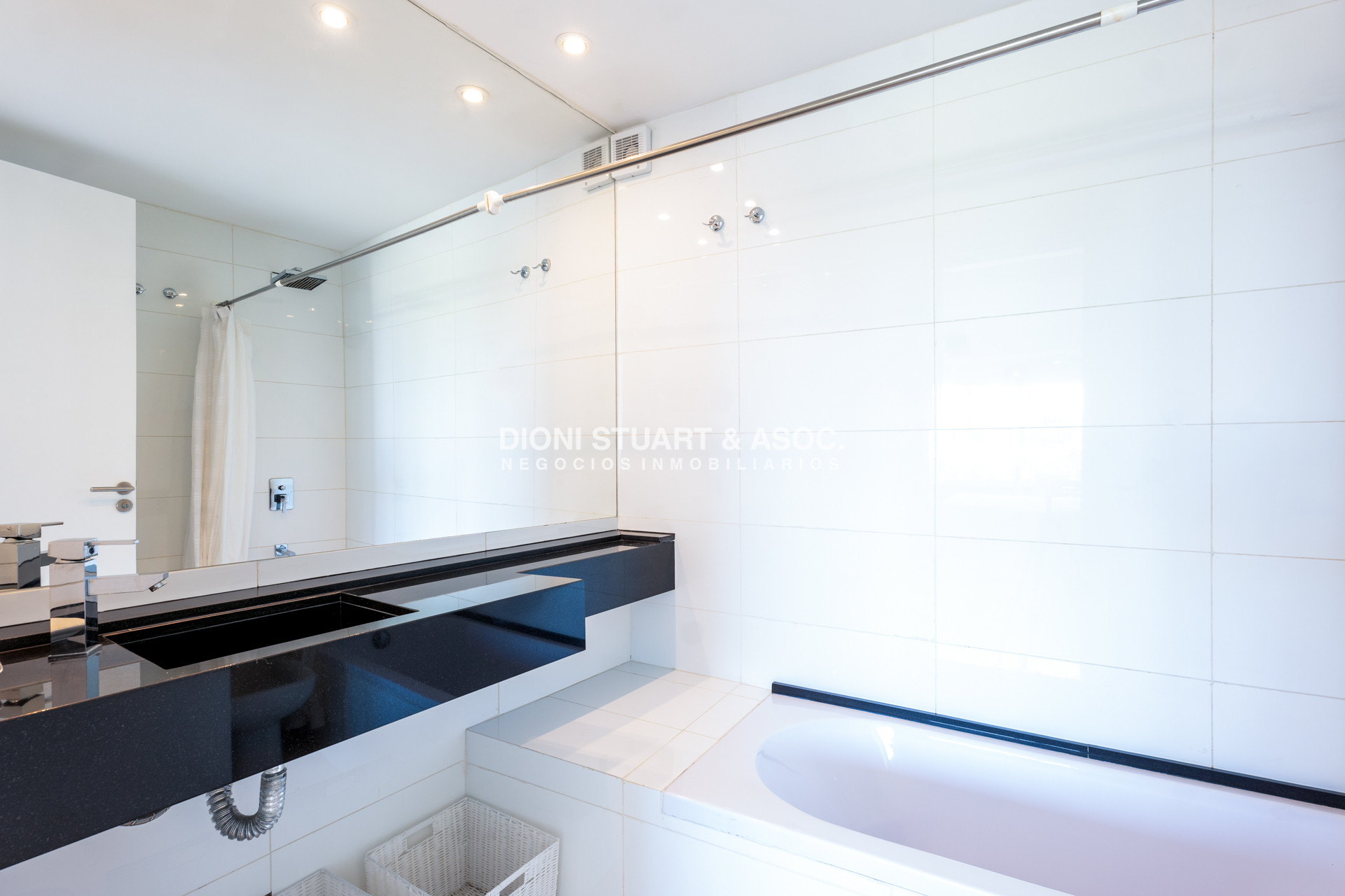 Apartamento ID.853 - Edificio Bikini Beach - 1 Dorm - Vista al Mar