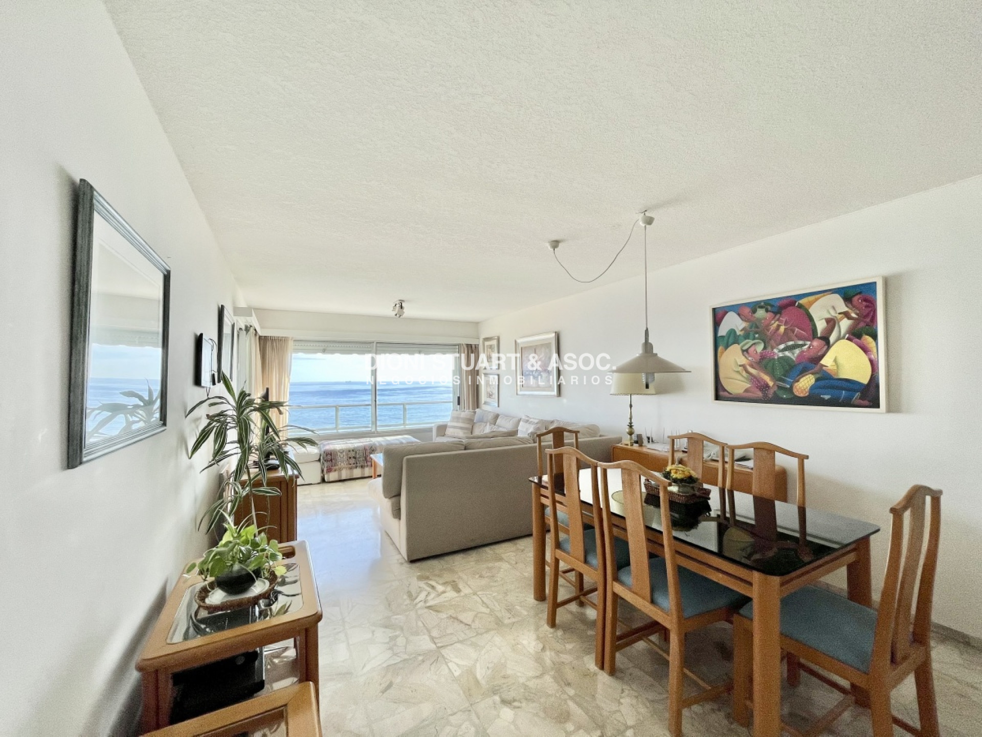 Apartamento ID.215 - APARTAMENTO EN ALQUILER 3 DORMITORIOS FRENTE AL MAR PLAYA MANSA - COMPLEJO LINCOLN CENTER