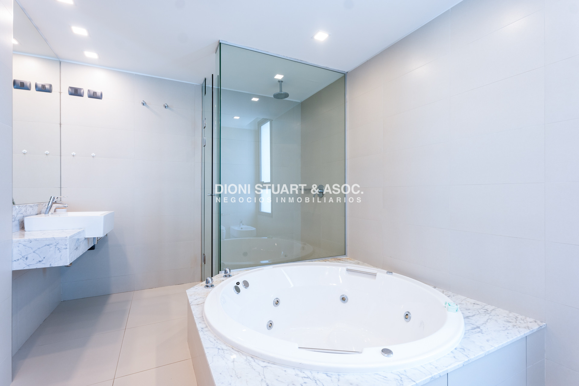 Apartamento ID.874 - Tiburon Terrazas Barra SS - Semi piso con piscina