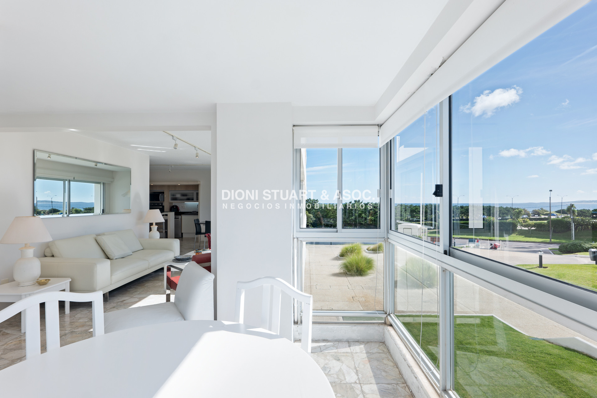 Apartamento ID.407 - Oportunidad - Apartamento en Venta - Primera Linea Mansa - 2 Dormitorios y Medio - Reciclado - Complejo Lincoln Center