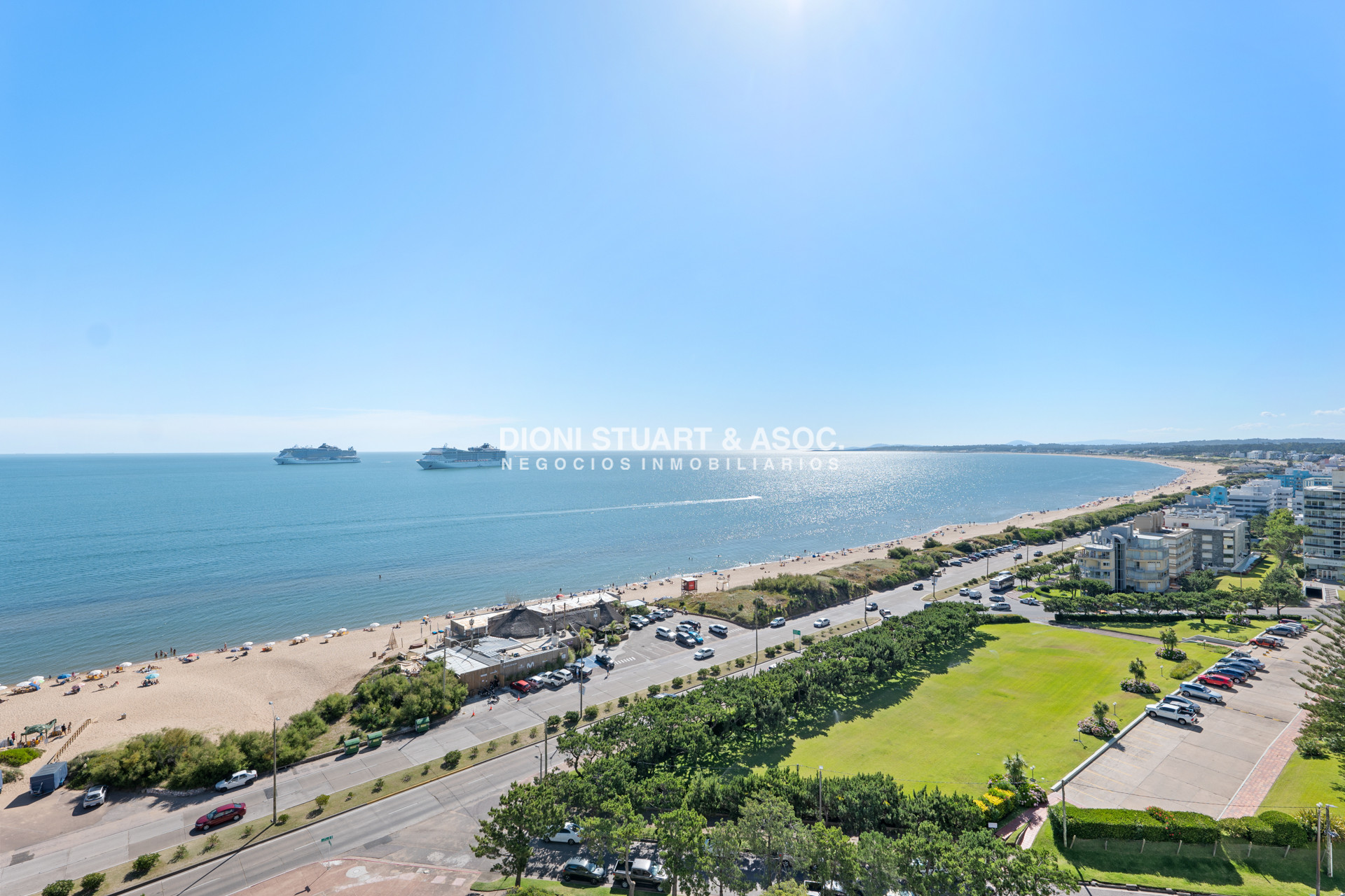Apartamento ID.291 - APARTAMENTO DE 3 DORMITORIOS EN ALQUILER FRENTE AL MAR TORRE WASHINGTON COMPLEJO LINCOLN CENTER -  RECICLADO