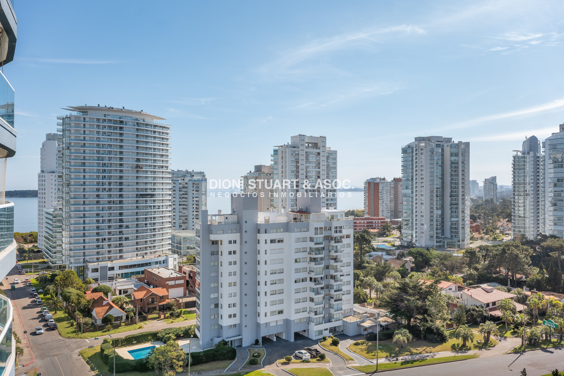 Apartamento ID.739 - DEPARTAMENTO EN VENTA EN CASINO TOWER - 2 DORM EN SUITE - TODOS LOS AMENITIES