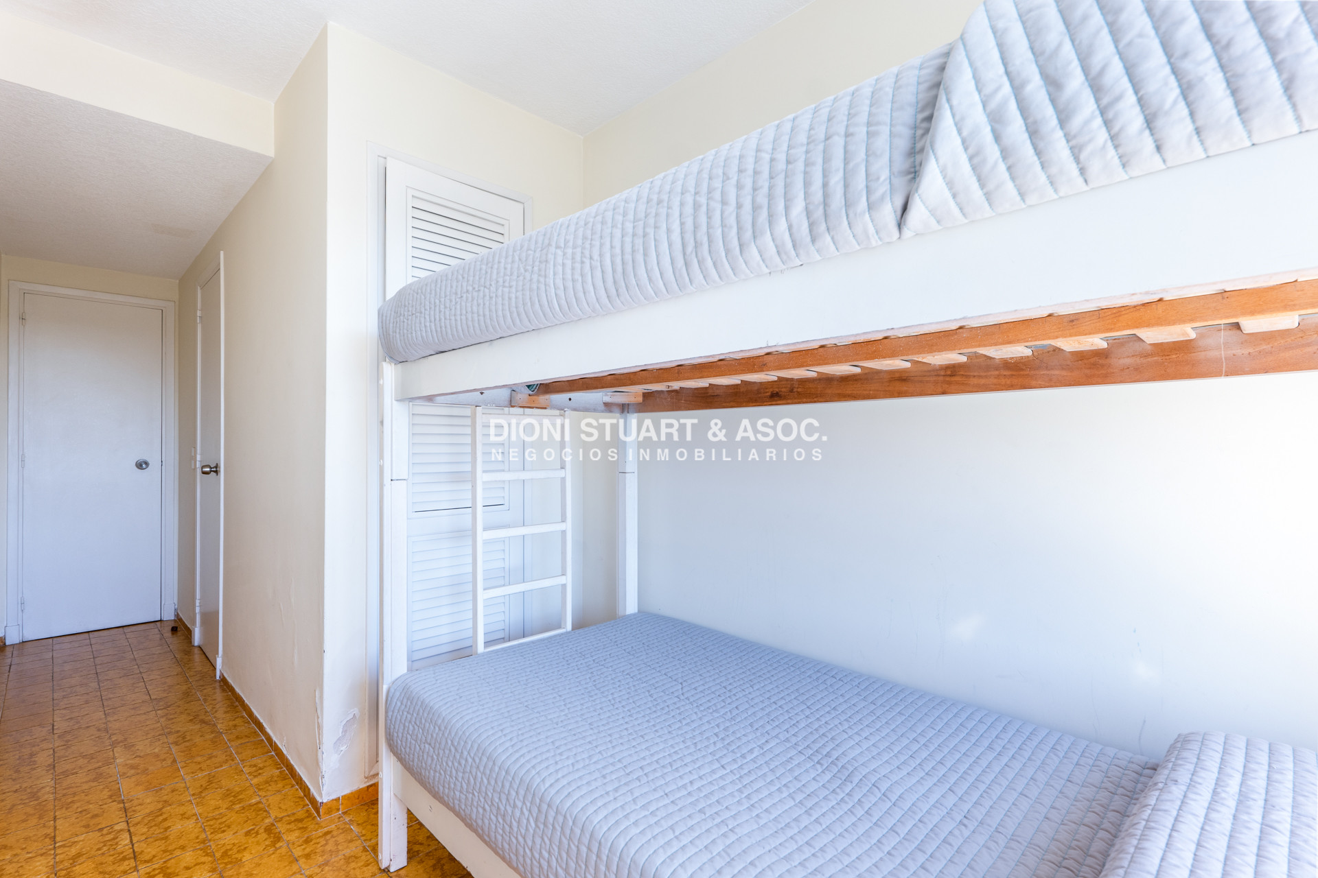 Apartamento ID.812 - Apartamento Frente al Mar en Venta - Torre Jefferson - 2 Dorm y dependencia - Complejo Lincoln Center