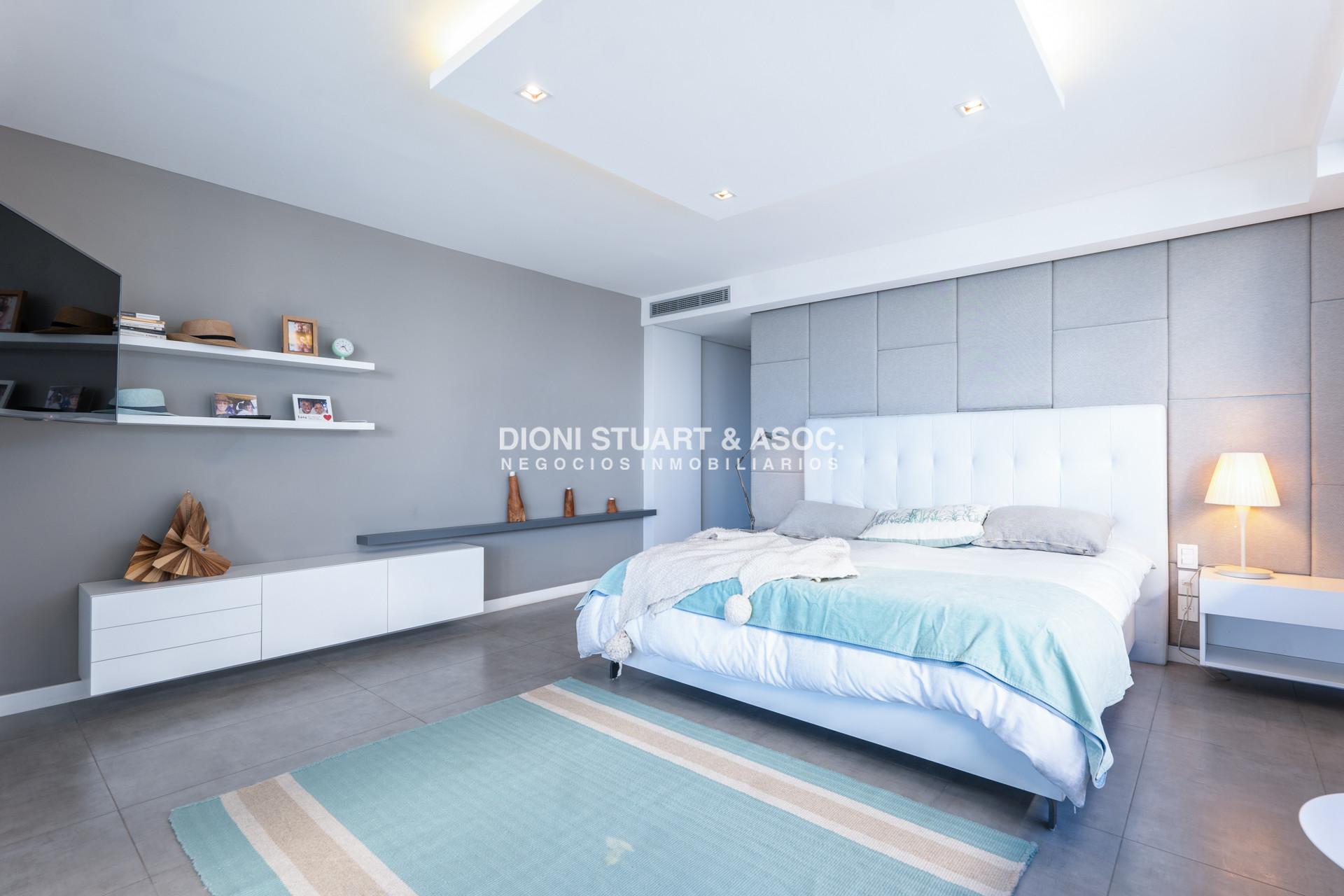 Apartamento ID.1017 - APARTAMENTO EN VENTA - PLAYA MANSA - LUMIERE - ESQUIENRO - 3 DORM + DEP. SERV