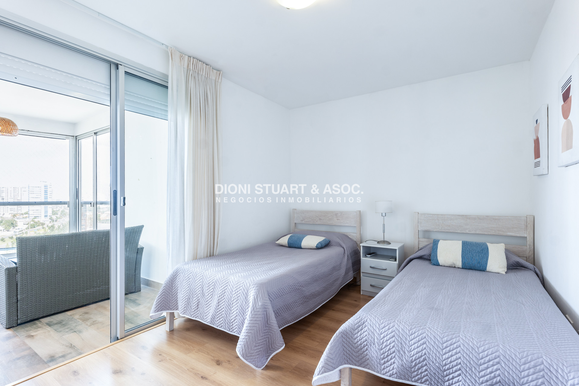Apartamento ID.940 - DEPARTAMENTO EN VENTA CON PARRILLERO 3 DORMITORIOS RECICLADO - EDIFICIO CAP BRETON - PLAYA MANSA