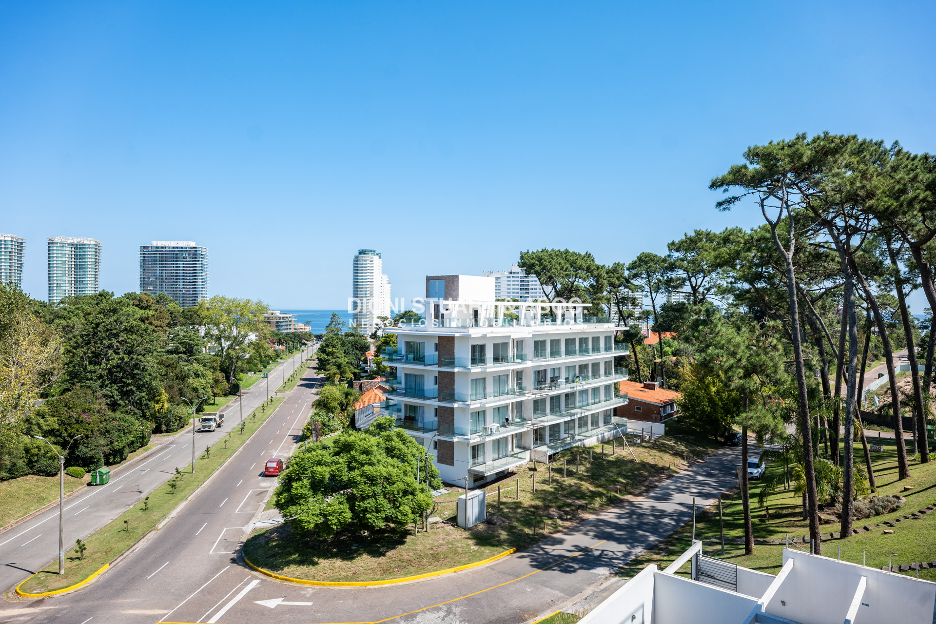 Apartamento ID.925 - DEPARTAMENTO PENT HOUSE EN VENTA - 3 DORM Y DEP. - PARRILLERO - PLAYA MANSA