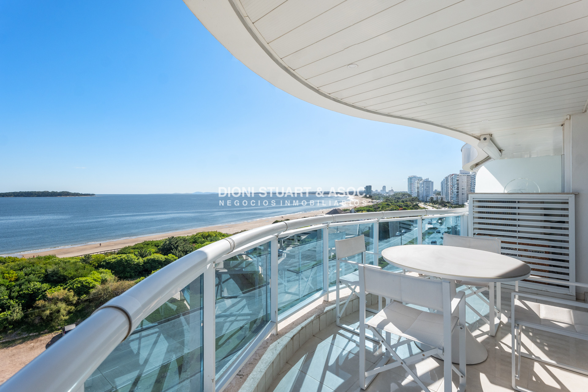 Apartamento ID.949 - DEPARTAMENTO ESQUINERO EN VENTA EN MILLENIUM TOWER PLAYA MANSA - 3 DORMITORIOS EN SUITE + DEPENDENCIA