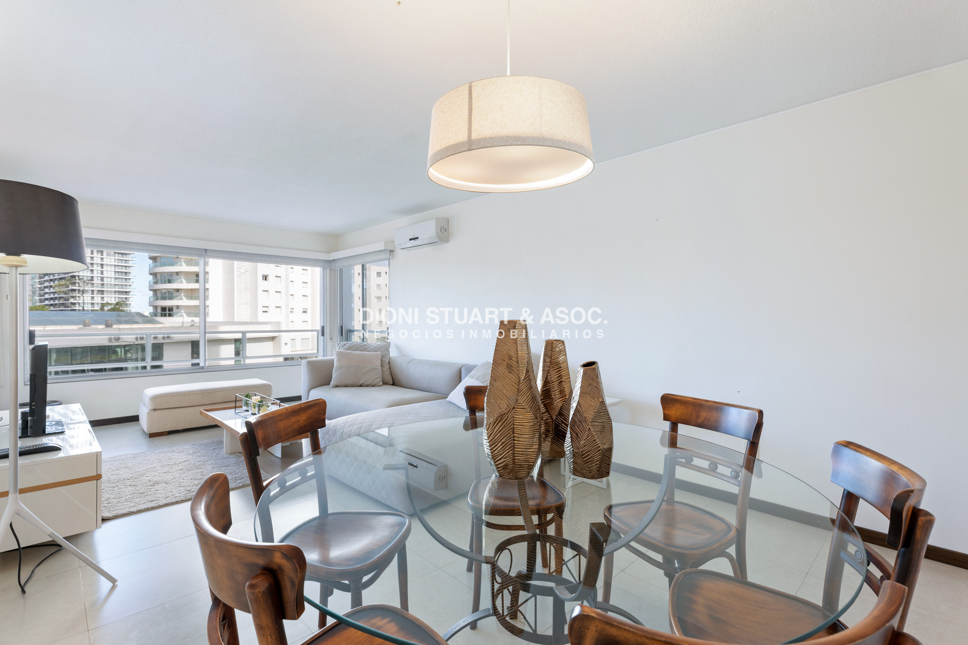 Apartamento ID.129 - Apartamento en Venta - 2 Dormitorios y Servicio -  Complejo Lincoln Center - Todo Reciclado