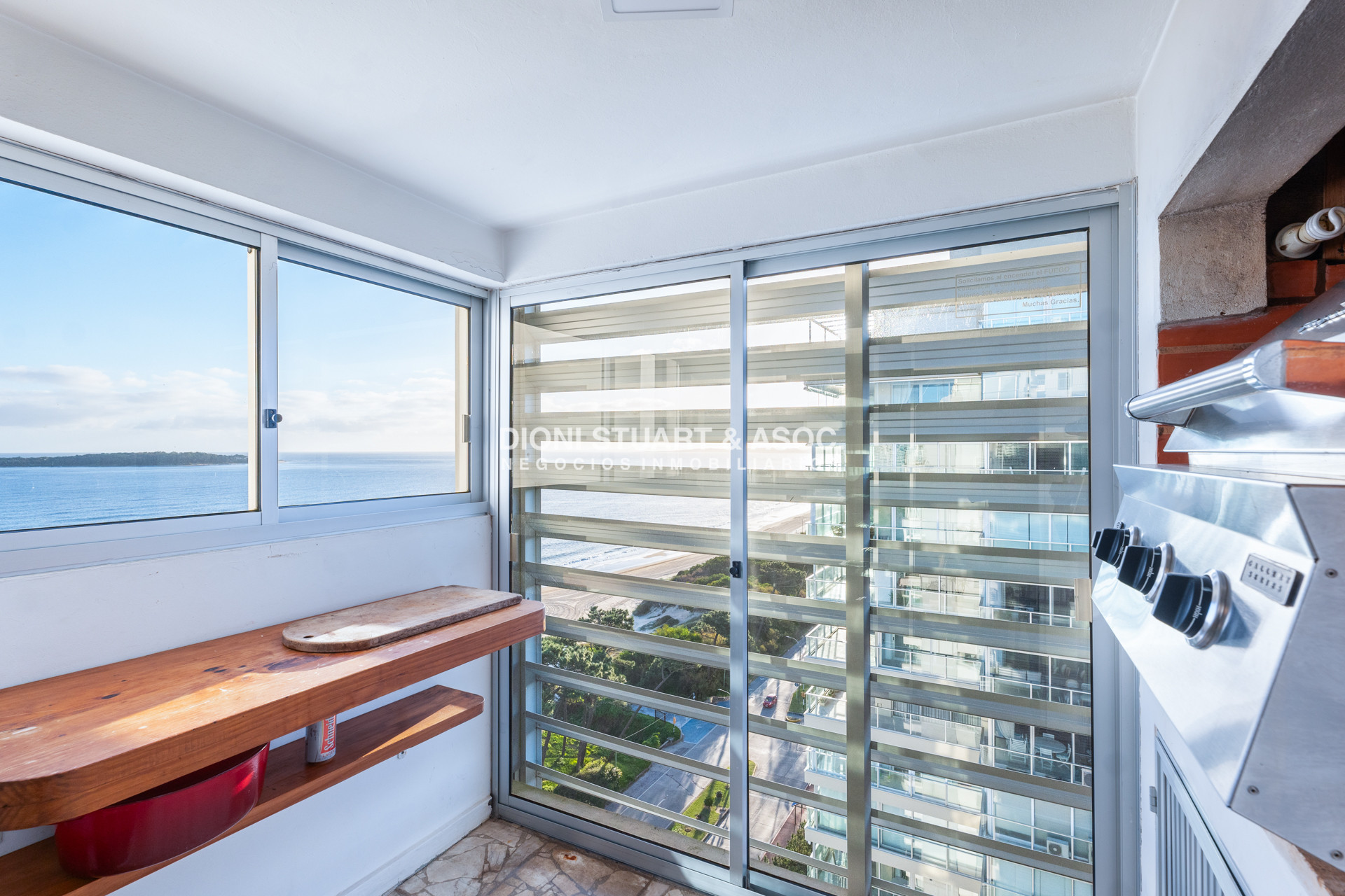 Apartamento ID.978 - APARTAMENTO EN VENTA EN EDIFICIO IMARANGATU - 3 DORM + DEP. CON PARRILLERO