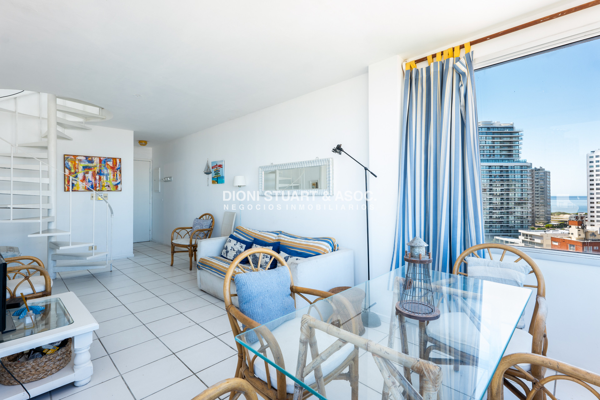 Apartamento ID.372 - DEPARTAMENTO PENT HOUSE DUPLEX CON VISTA AL MAR - EDIFICIO CAP FERRAT - 2 DORMITORIOS