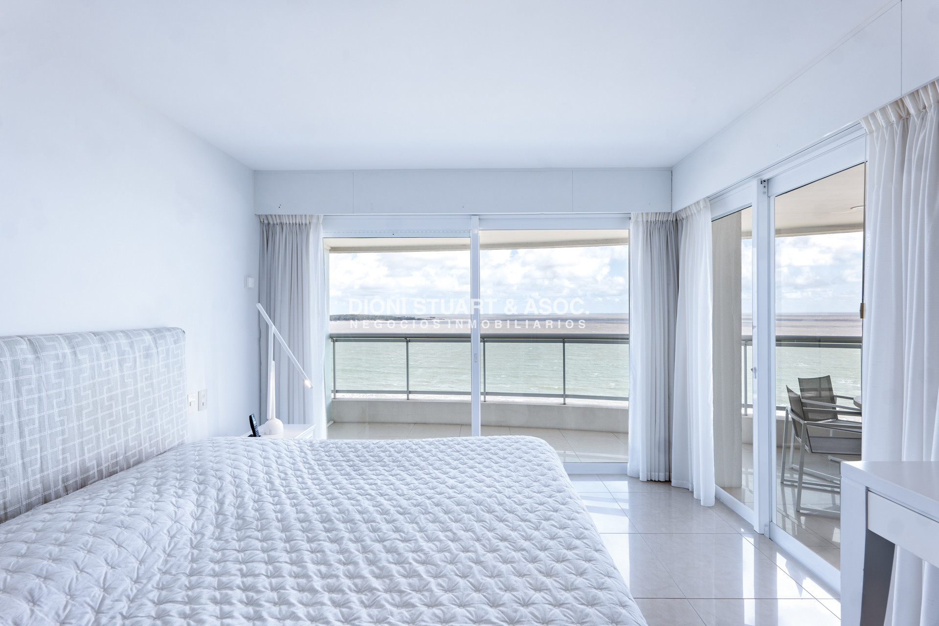 Apartamento ID.1082 - ALQUILER TEMPORADA - ANUAL O INVERNAL - APARTAMENTO EN TORRE AQUARELA - 3 DORMITORIOS EN SUITE - PLAYA MANSA