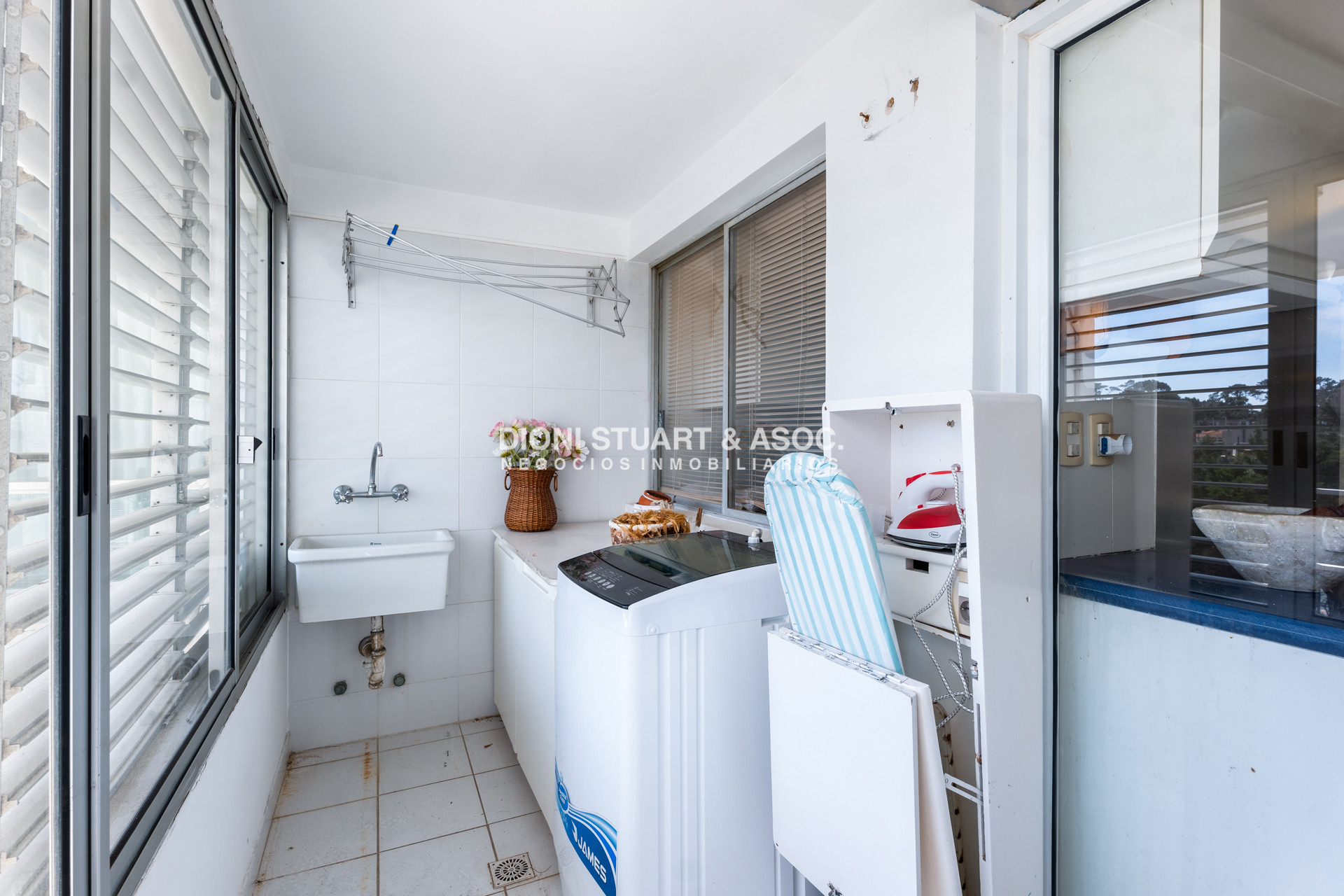Apartamento ID.768 - DEPARTAMENTO EN VENTA FRENTE AL MAR EN TORRE JEFFERSON - 3 DORMITORIOS + DEPENDENCIA -  RECICLADO - COMPLEJO LINCOLN CENTER