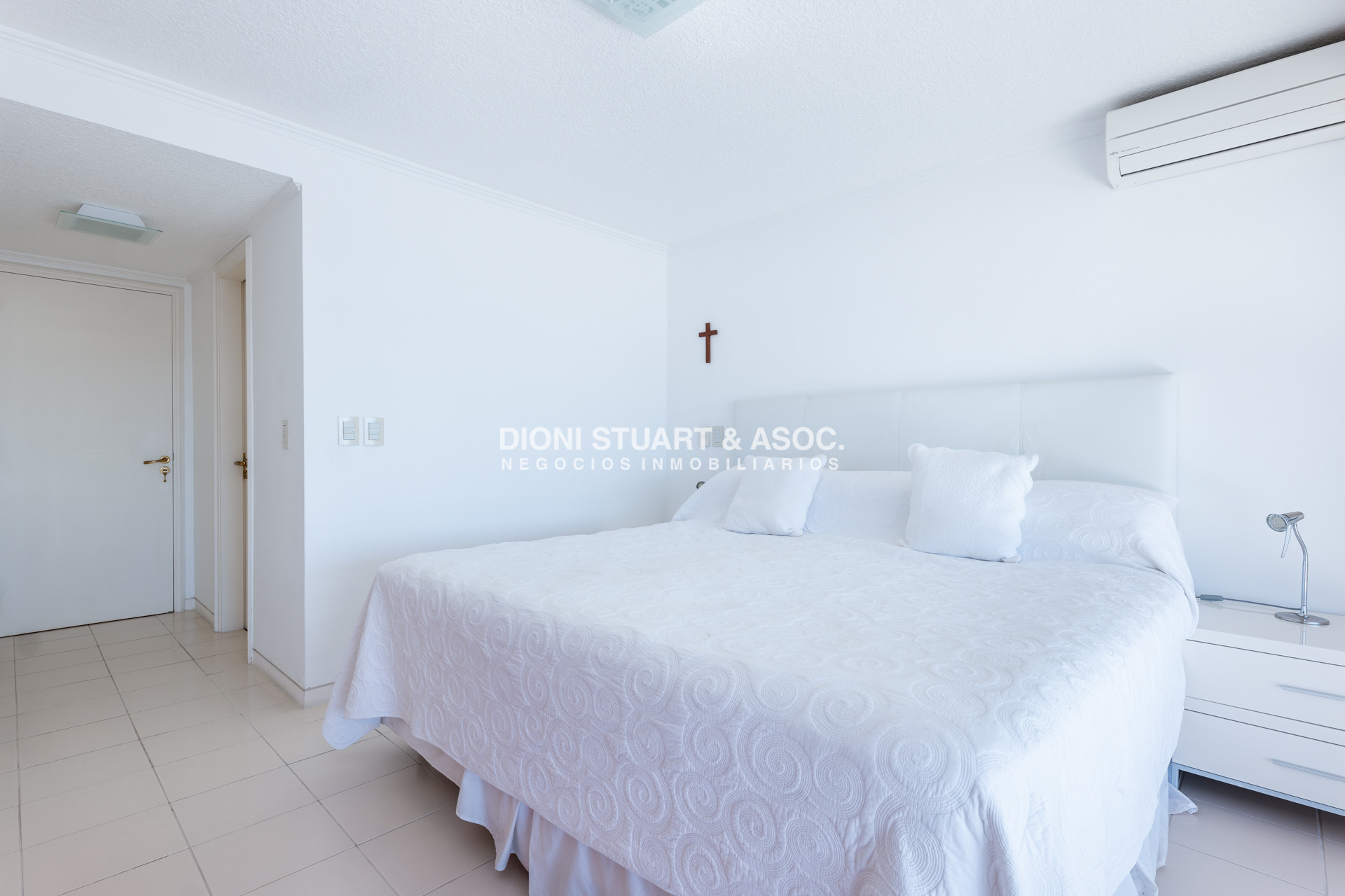 Apartamento ID.635 - Portofino - Increíble Vista Al Puerto - 3 Dorm en Suite + Dep.