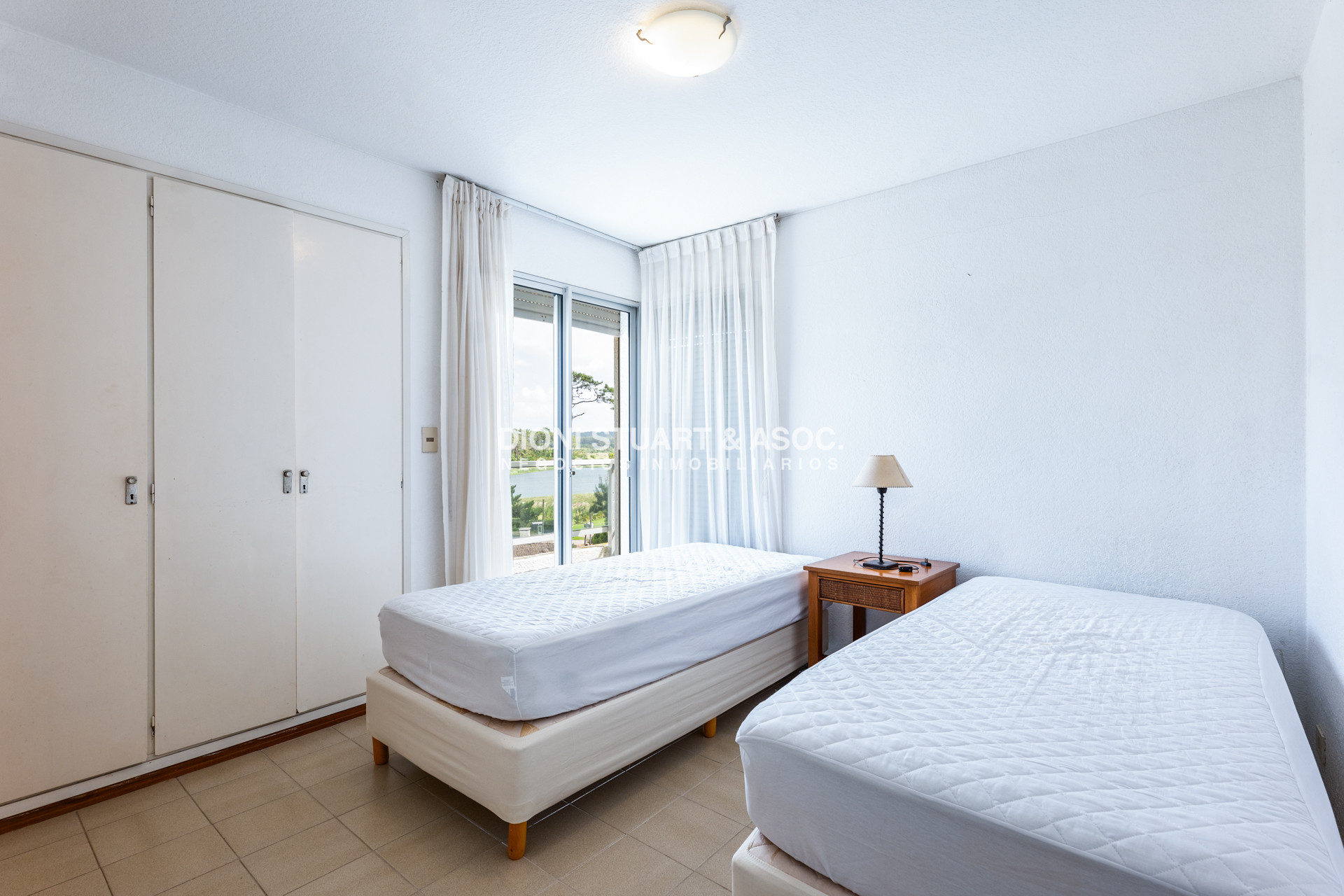 Apartamento ID.391 - DEPARTAMENTO PENT HOUSE DUPLEX EN PLAYA MANSA EN VENTA - 3 DORMITORIOS - CON ESTUFA Y BARBACOA