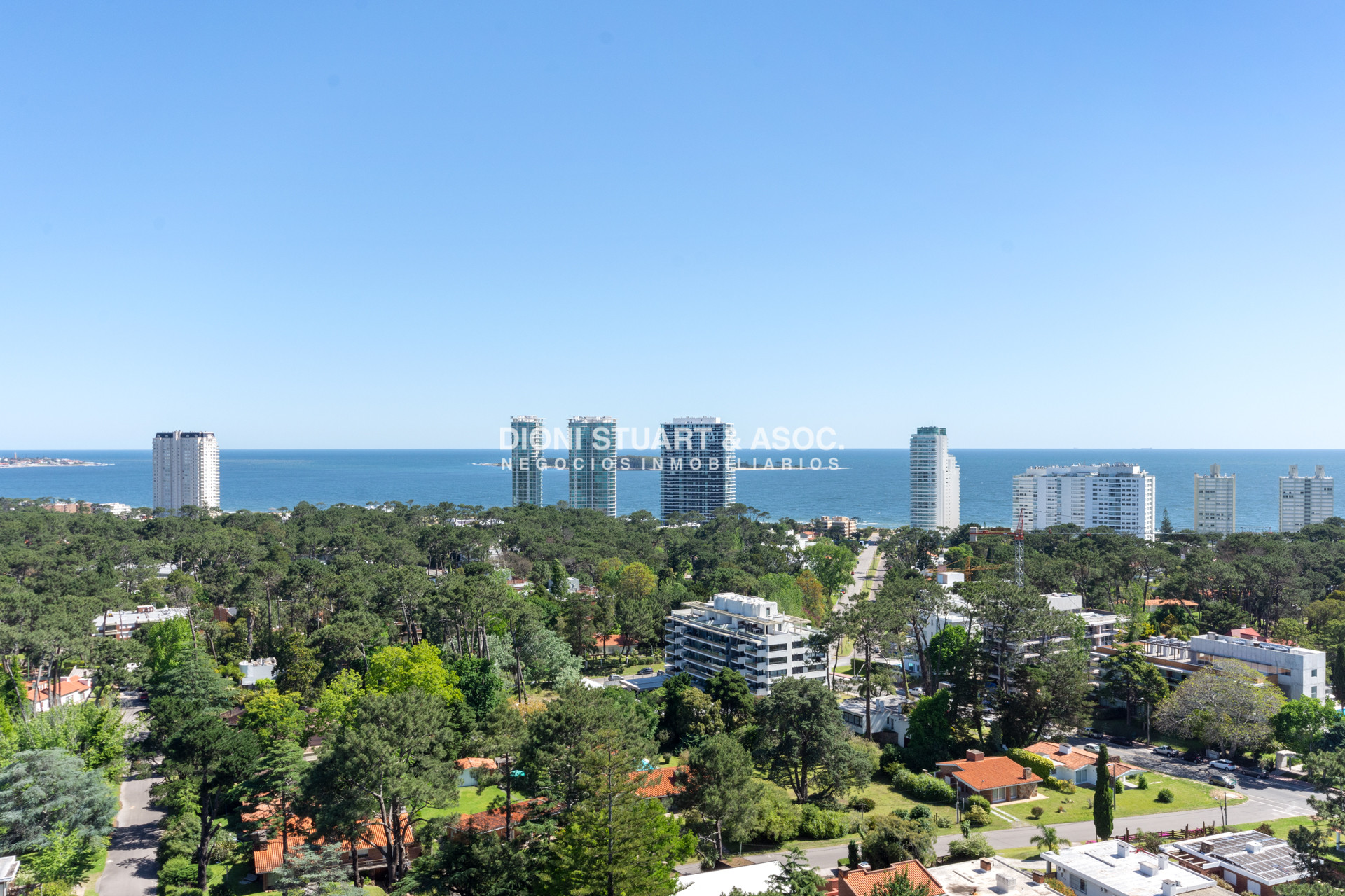 Apartamento ID.579 - Parquemar Roosevelt - Piso alto - 2 Dorm 