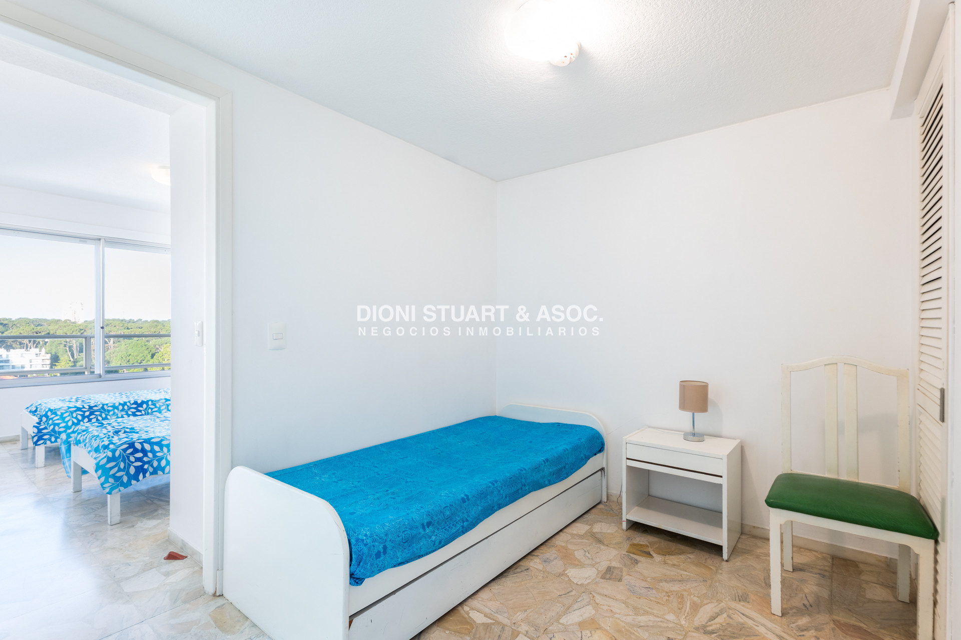 Apartamento ID.367 - SE VENDE DEPARTAMENTO PRIMERA LINEA MANSA - 2 DORM Y MEDIO - RECICLADO - TORRE WASHINGTON - COMPLEJO LINCOLN CENTER