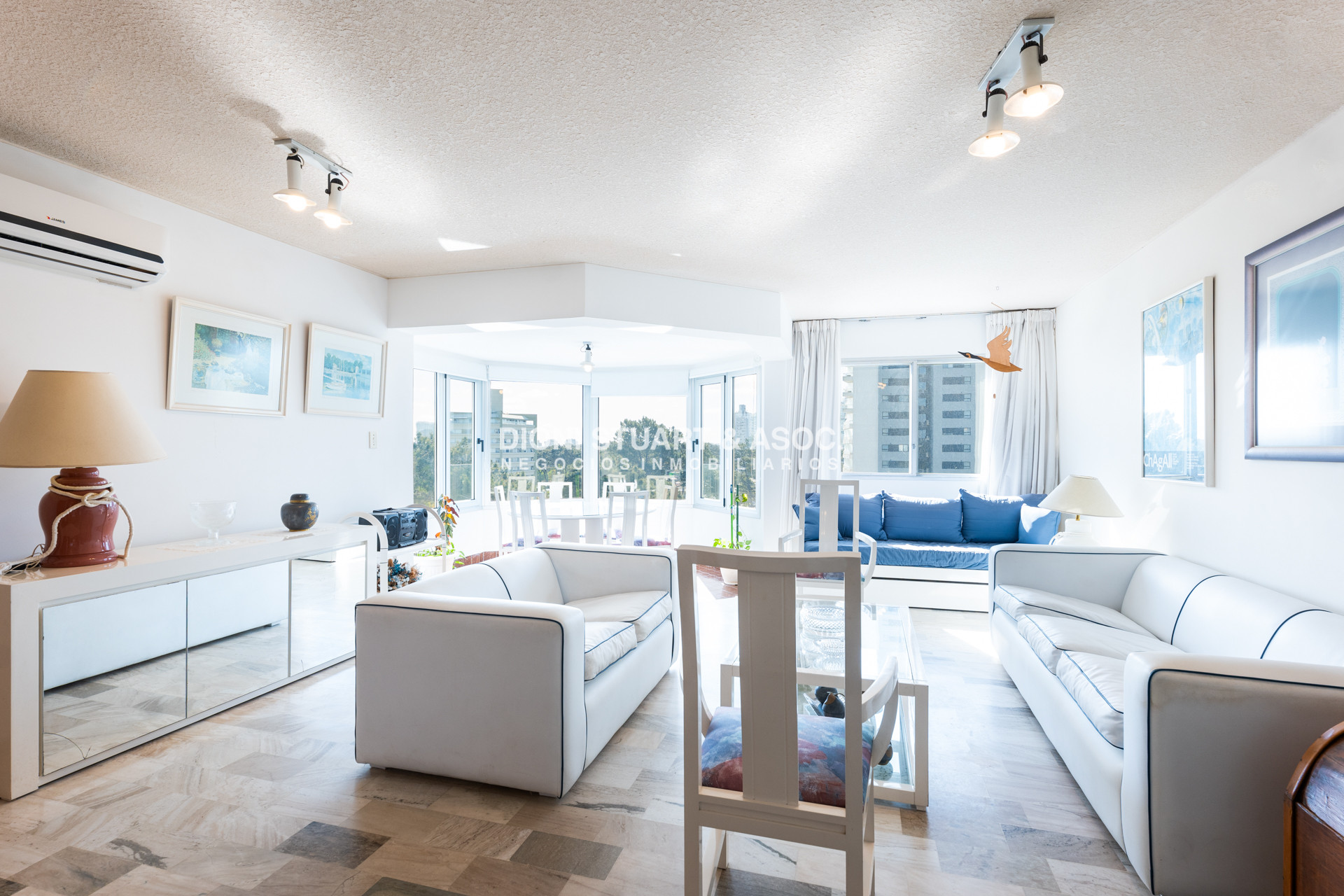 Apartamento ID.777 - Apartamento en Roosevelt Center en Venta - 3 Dormitorios 