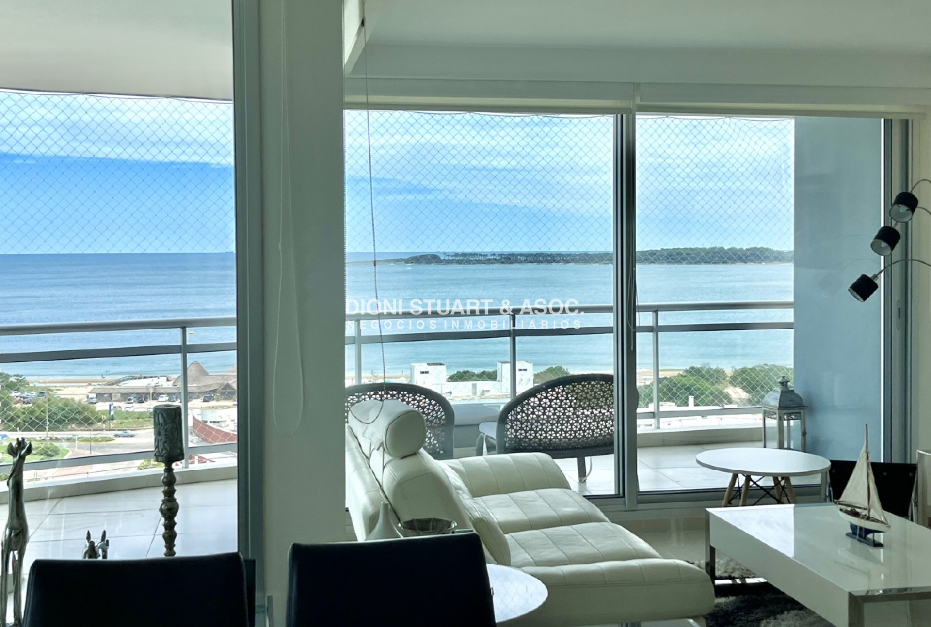 Apartamento ID.417 - DEPARTAMENTO EN PLAYA MANSA EN VENTA - SUNRISE - 3 DORM EN SUITE + DEP.