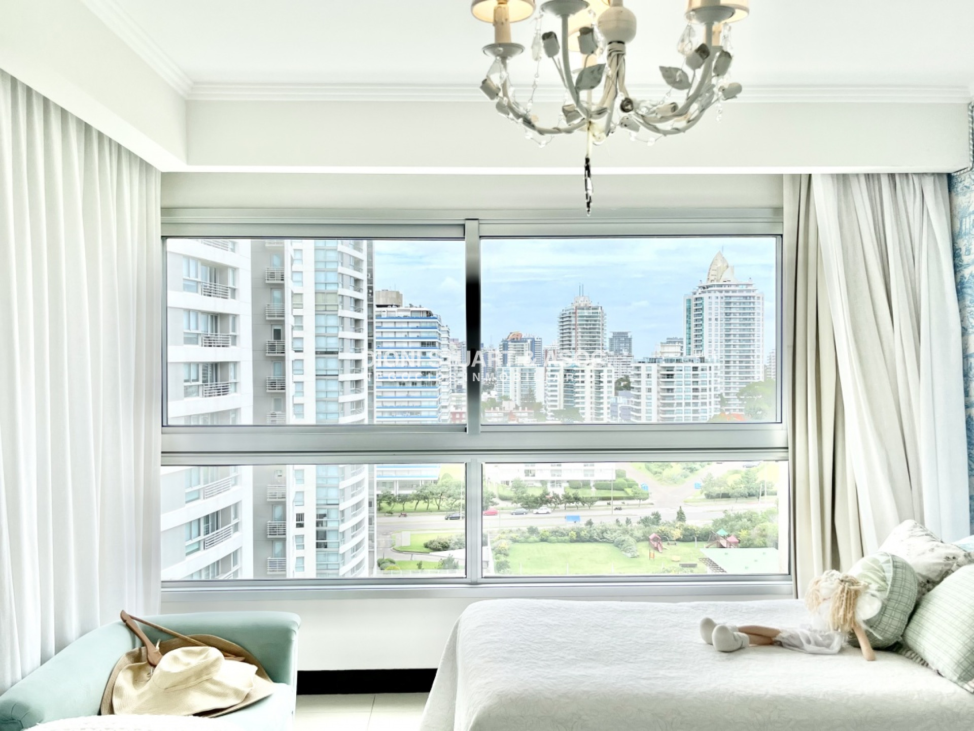 Apartamento ID.116 - Torre Lobos  -  Esquinero - En Venta