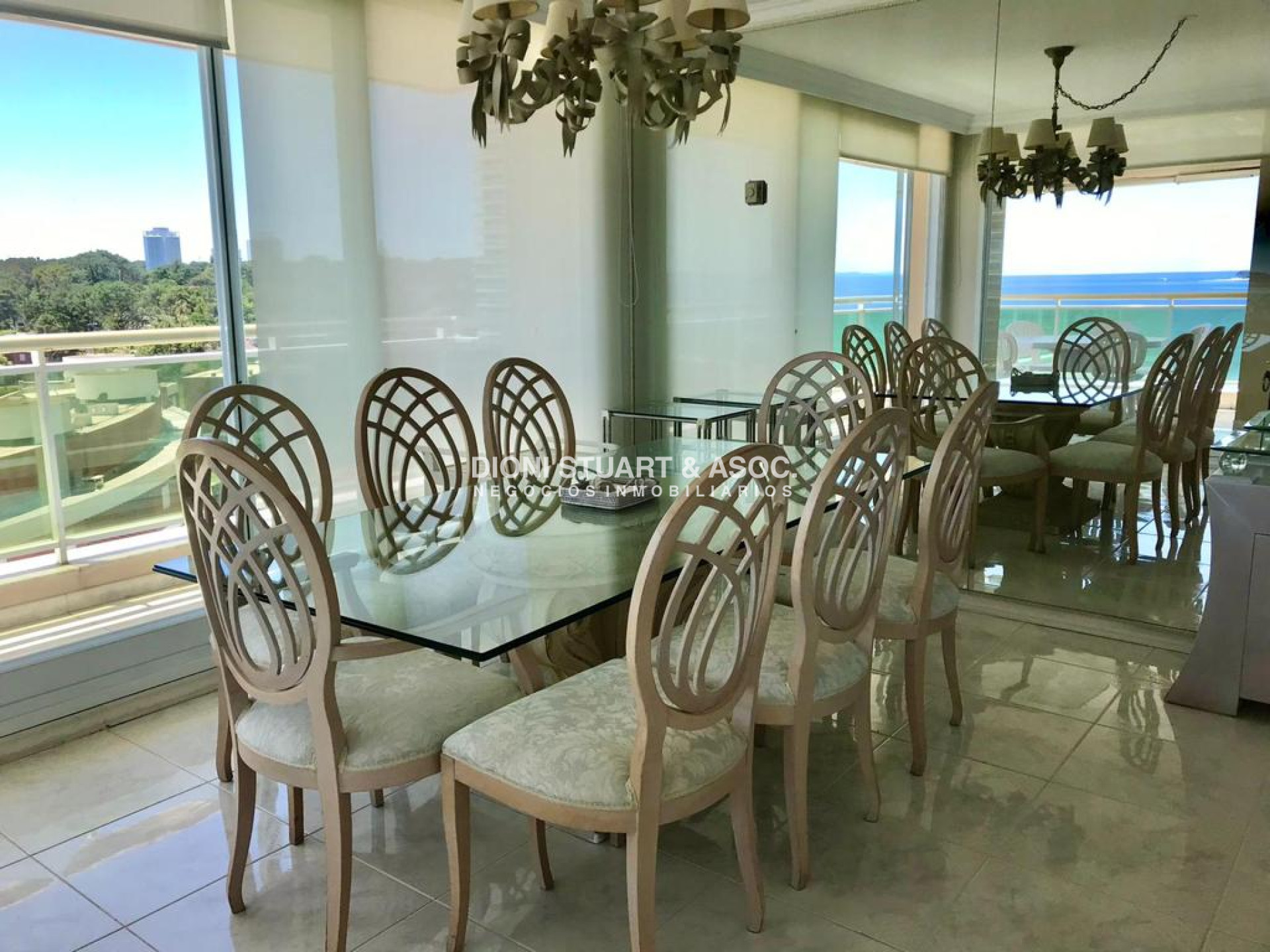 Apartamento ID.386 - Apartamento en Coral Tower - En Venta - 3 Dormitorios en Suite + Dependencia