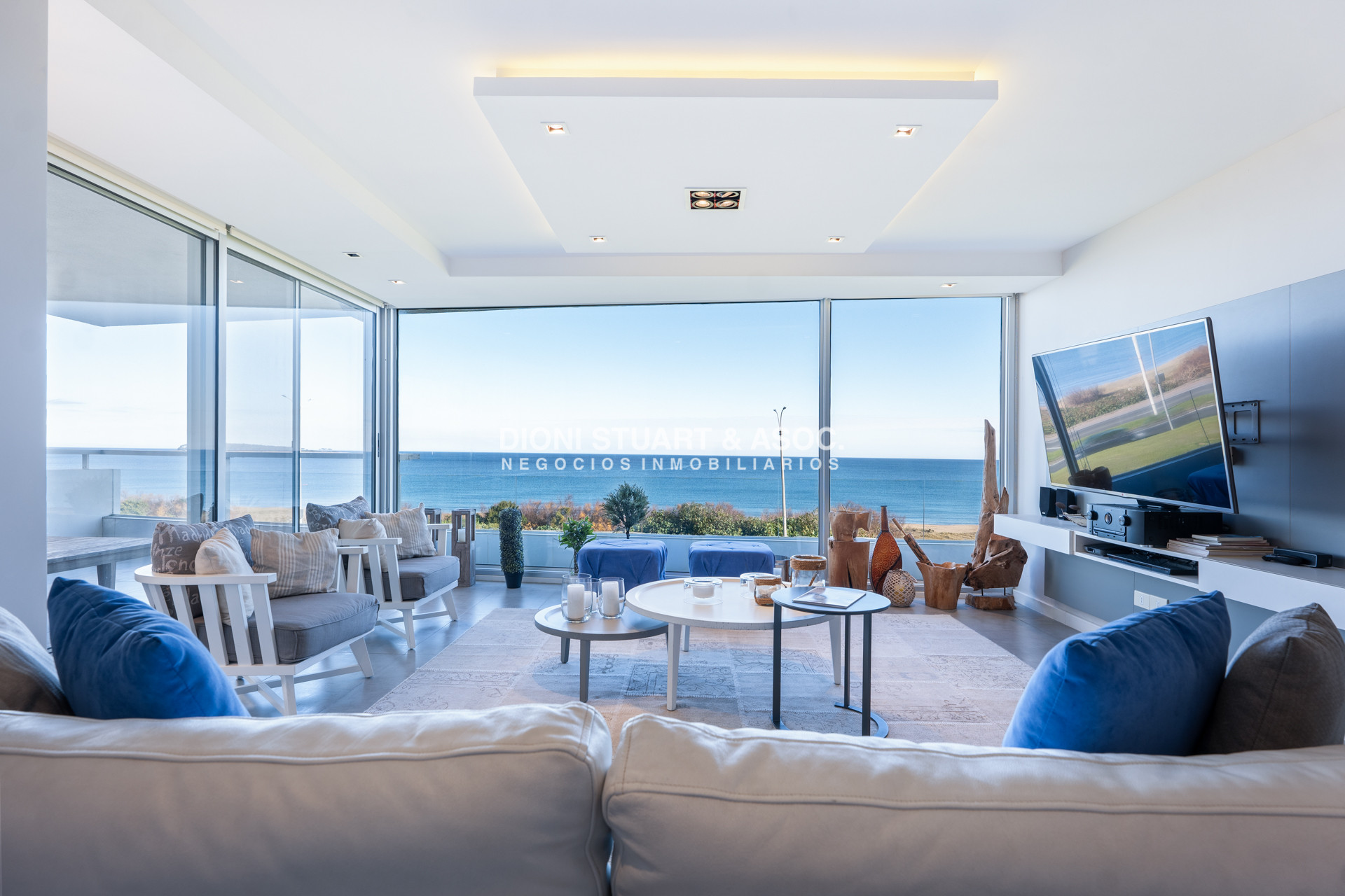 Apartamento ID.1017 - APARTAMENTO EN VENTA - PLAYA MANSA - LUMIERE - ESQUIENRO - 3 DORM + DEP. SERV