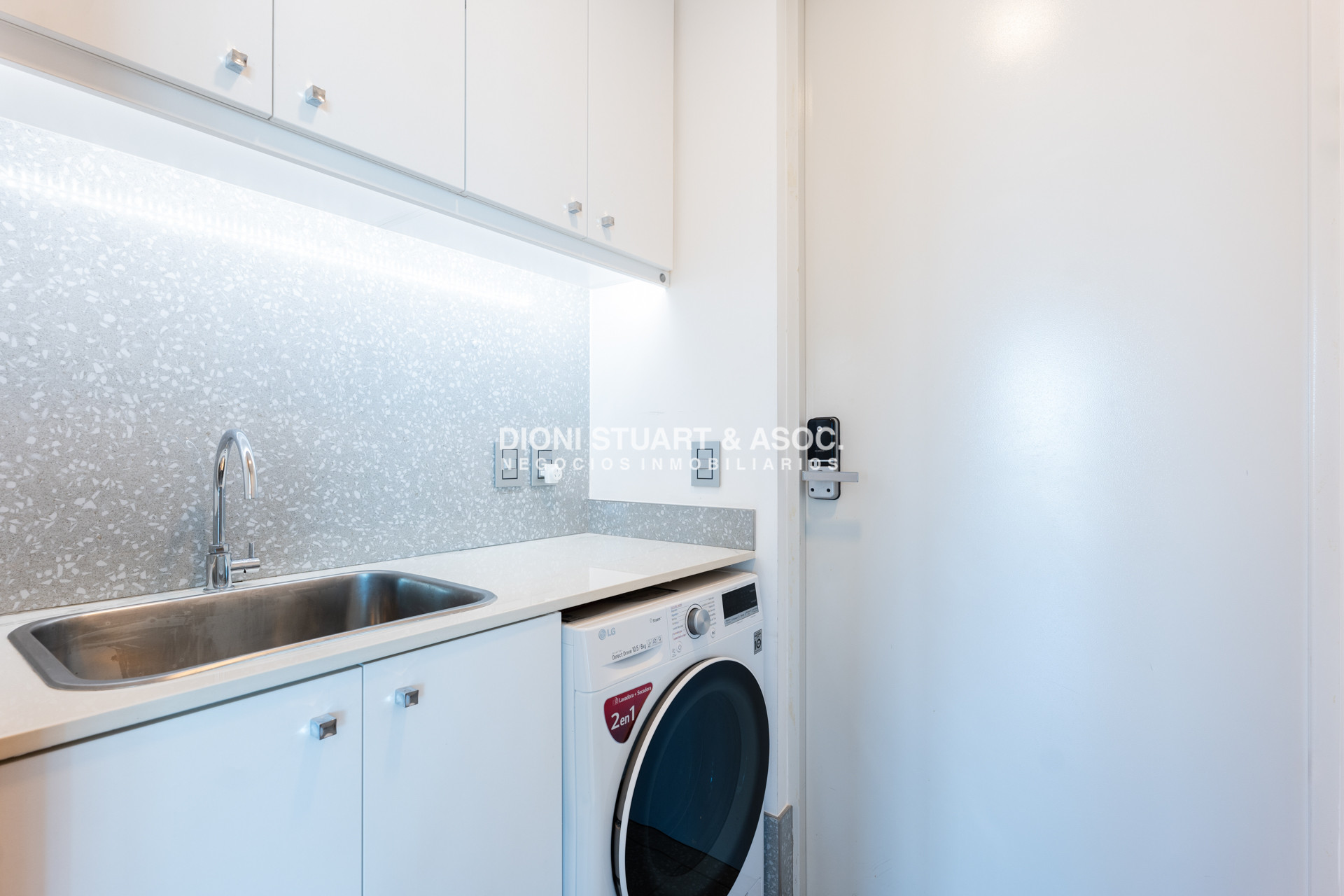 Apartamento ID.737 - FENDI CHATEAU EN VENTA ESQUINERO A PUNTA BALLENA 4 DORMITORIOS EN SUITE
