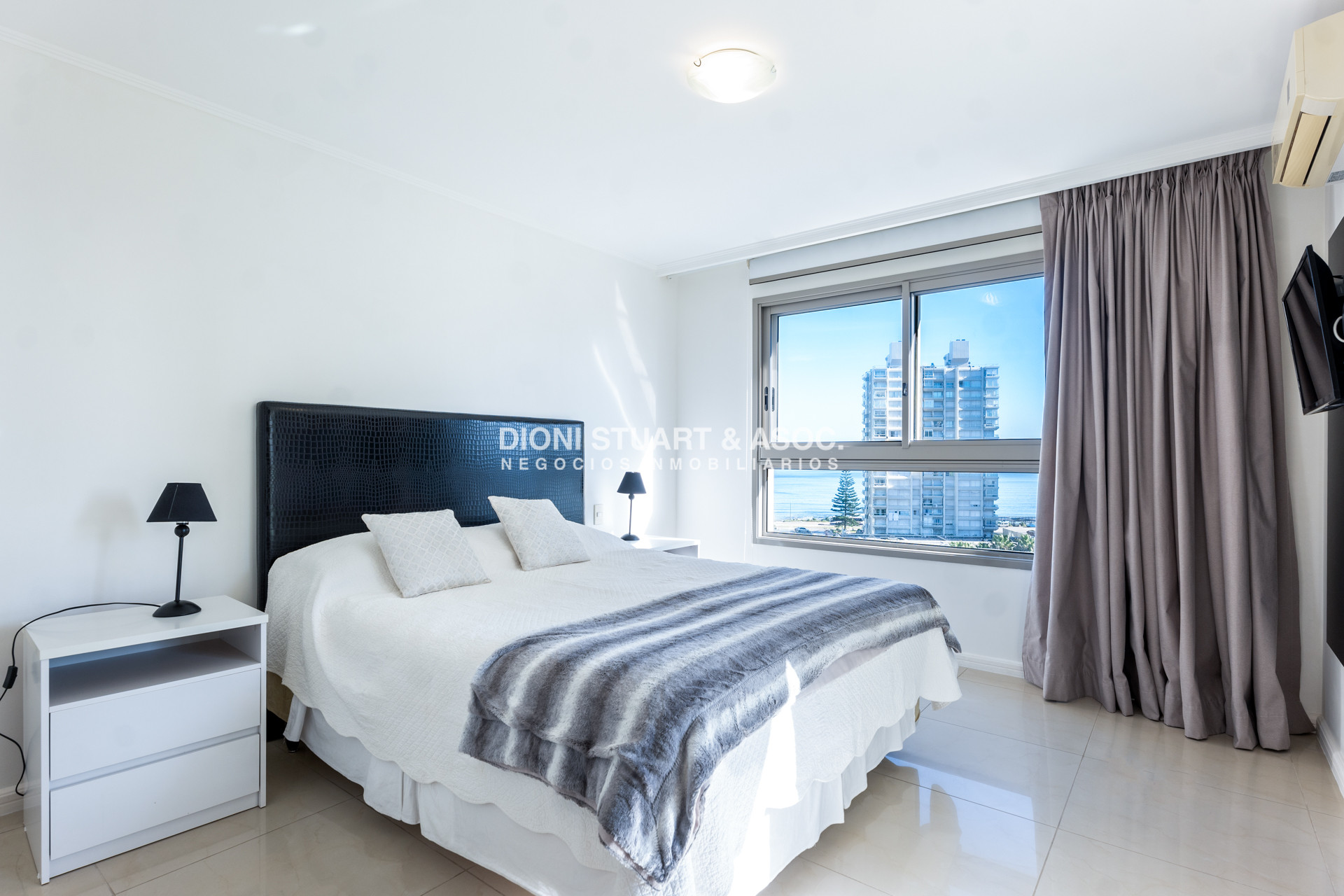 Apartamento ID.984 - IMPERIALE II ESQUINERO APARTAMENTO EN VENTA - 3 DORMITORIOS EN SUITE + DEPENDENCIA