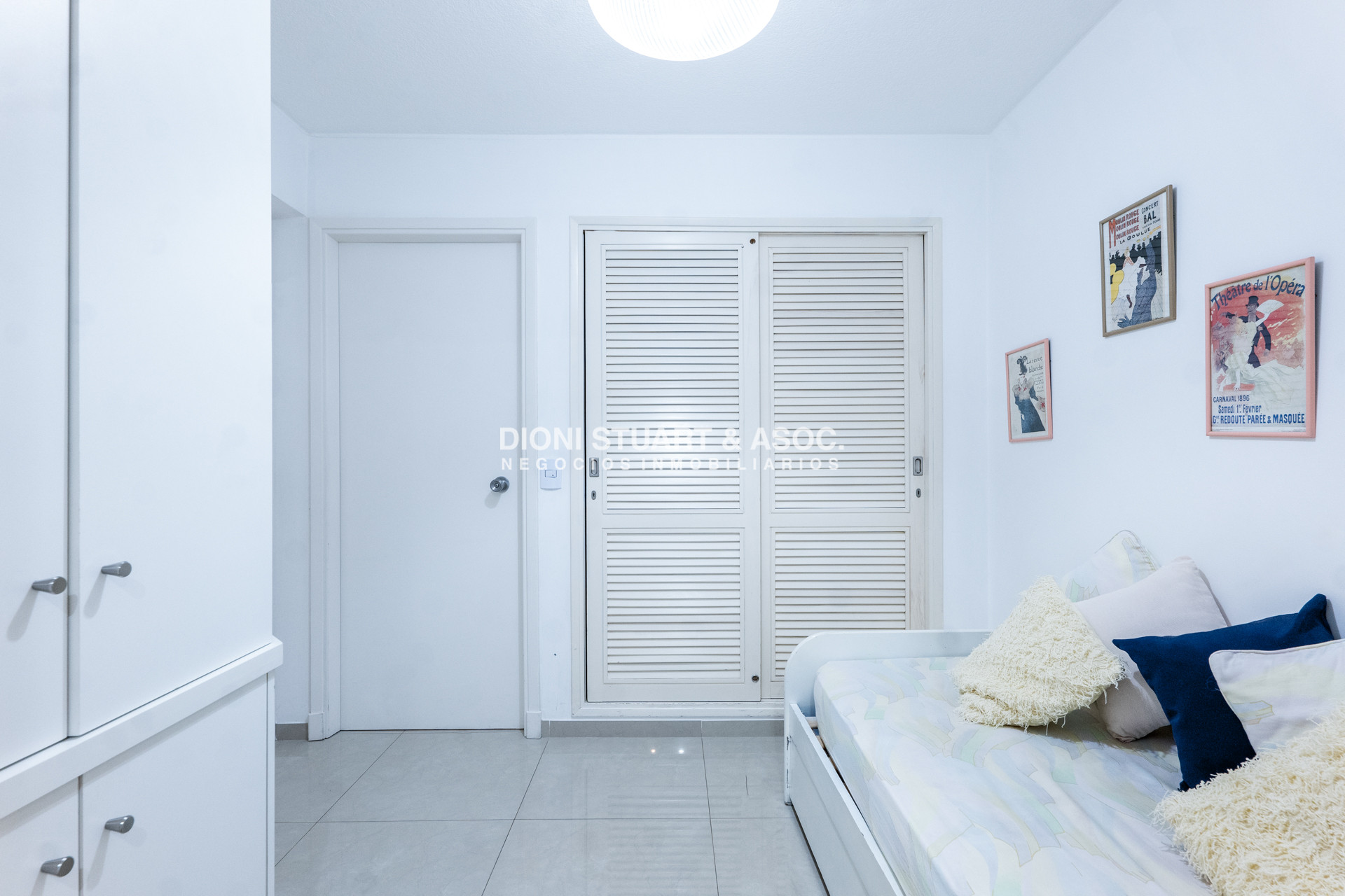 Apartamento ID.1058 - VENTA APARTAMENTO 1 DORMITORIO Y MEDIO - PLAYA MANSA - RECICLADO - COMPLEJO LINCOLN CENTER