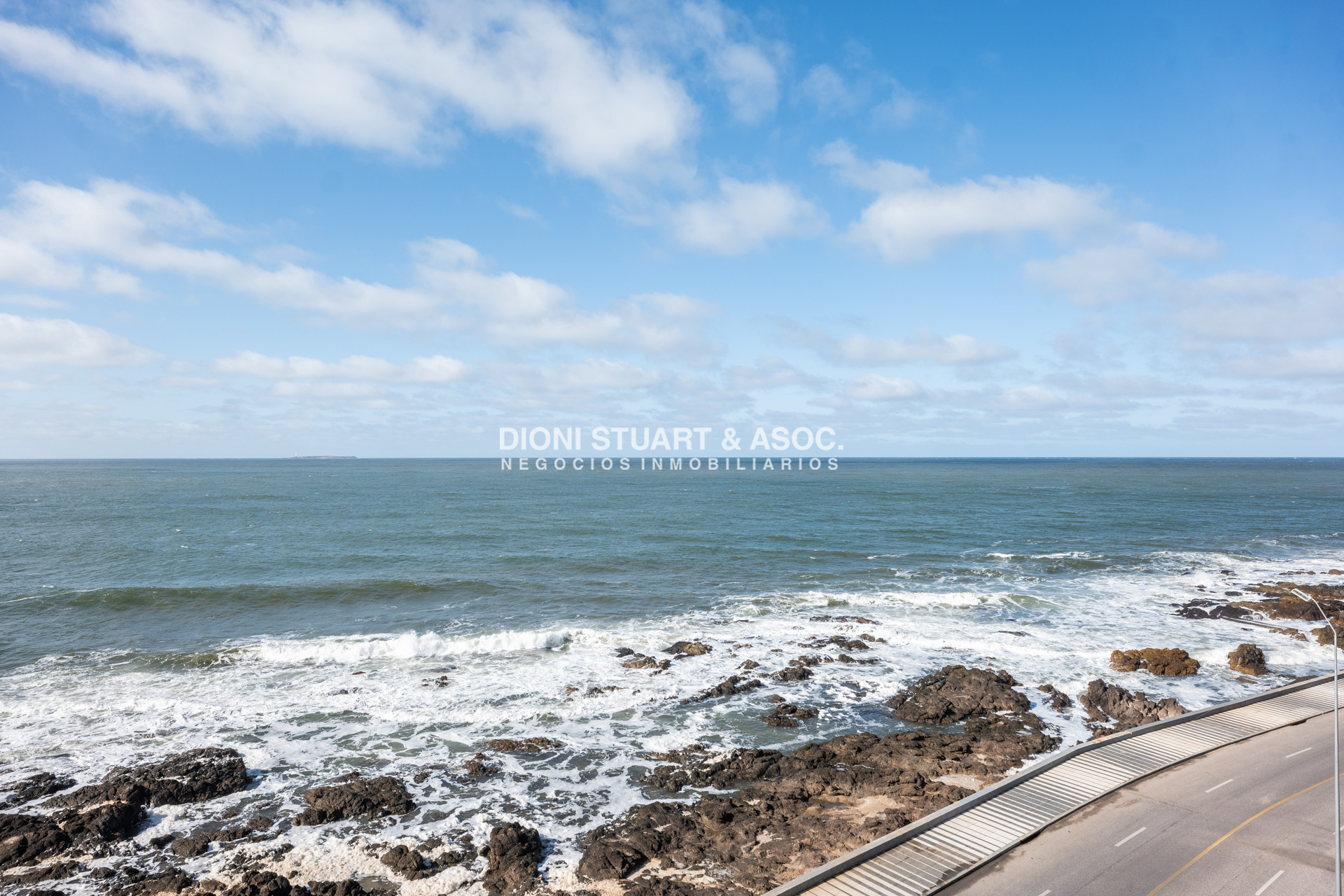 Apartamento ID.750 - Pent House En Peninsula - Edificio Carmel - 3 Dorm y Dep. 