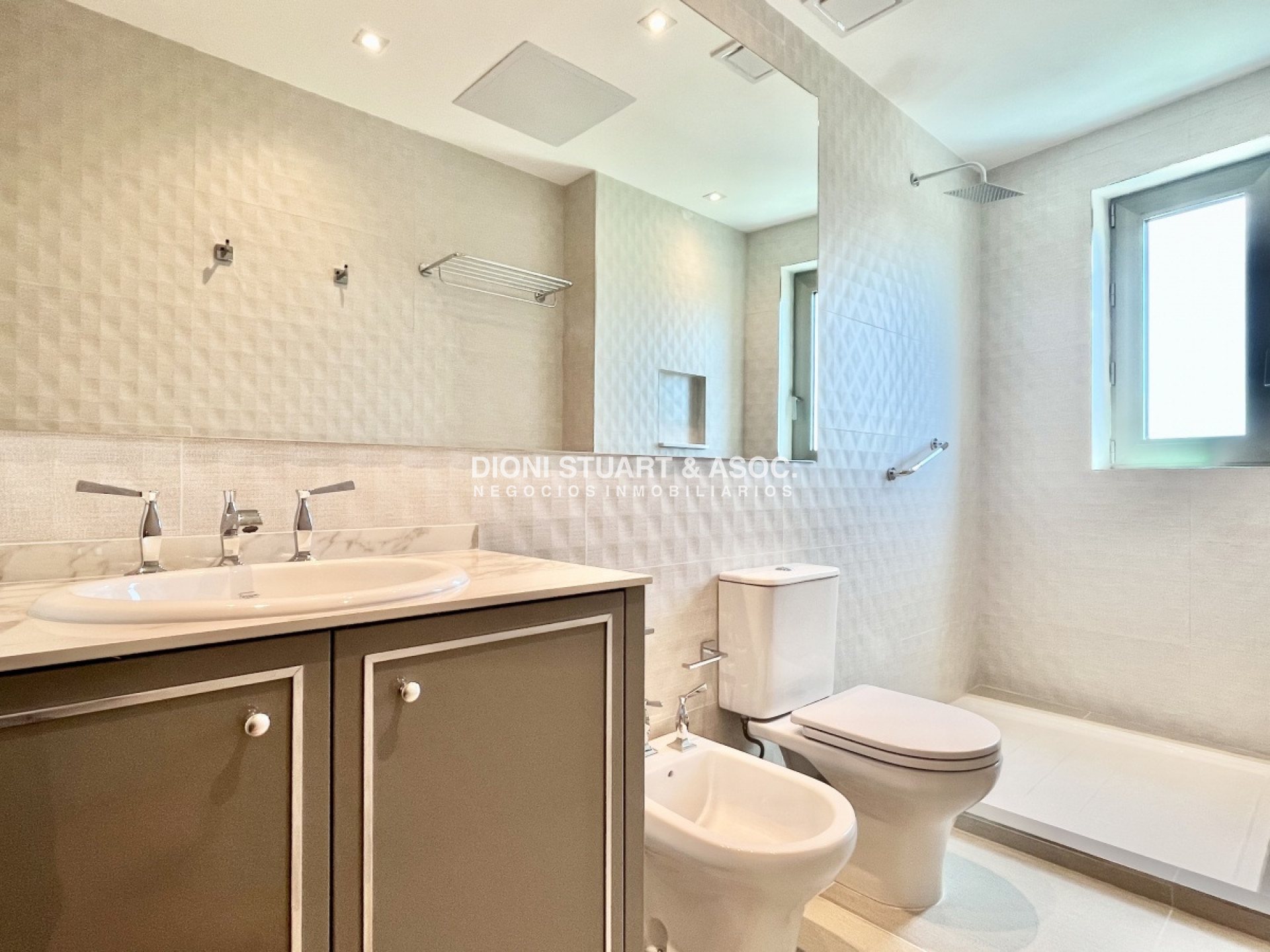 Apartamento ID.385 - Fendi Chateau - Piso Alto -  Esquinero a Punta del Este 