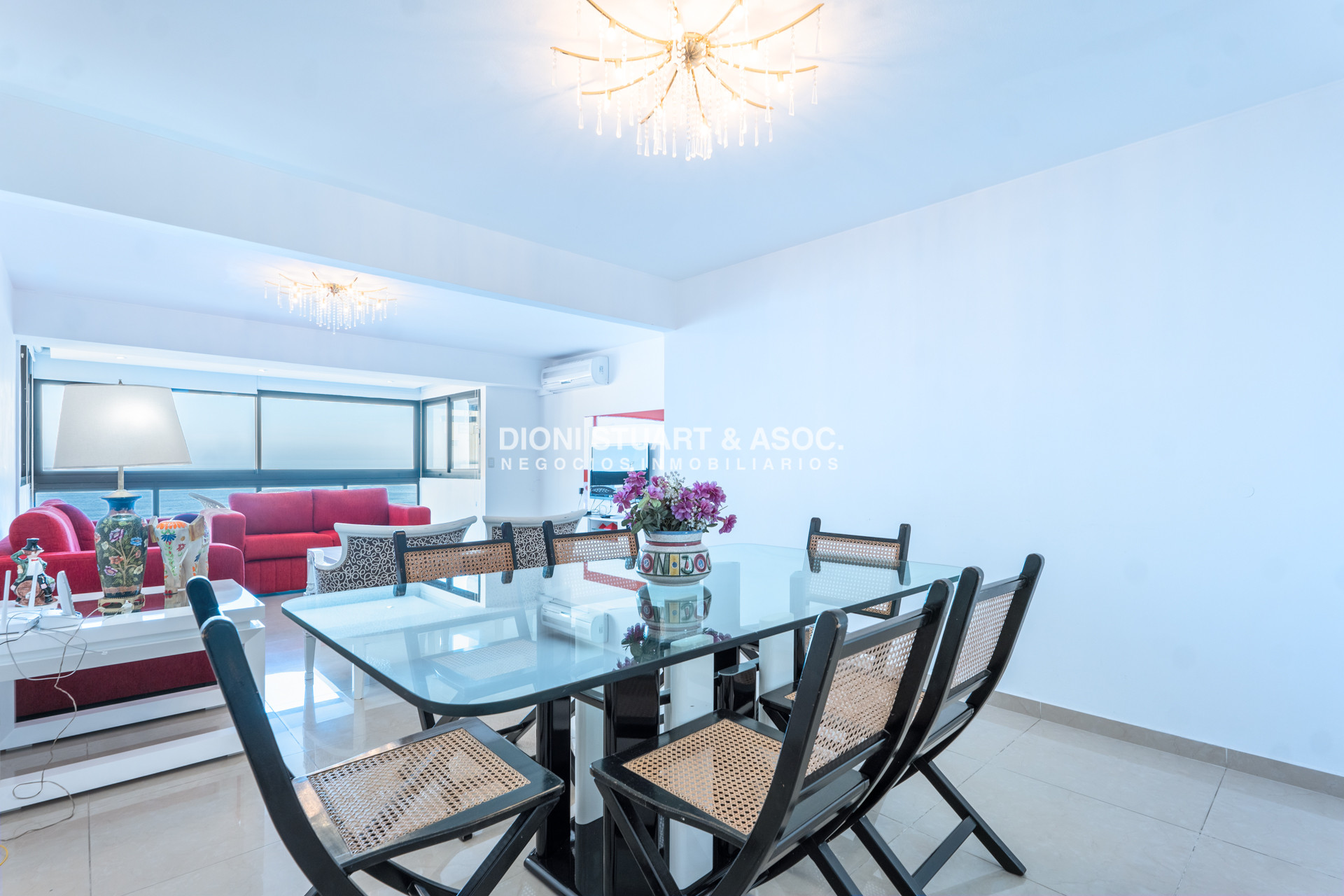 Apartamento ID.1054 - VENTA APARTAMENTO 4 DORMITORIOS RECICLADO - PLAYA BRAVA - PARQUEMAR CENTER 